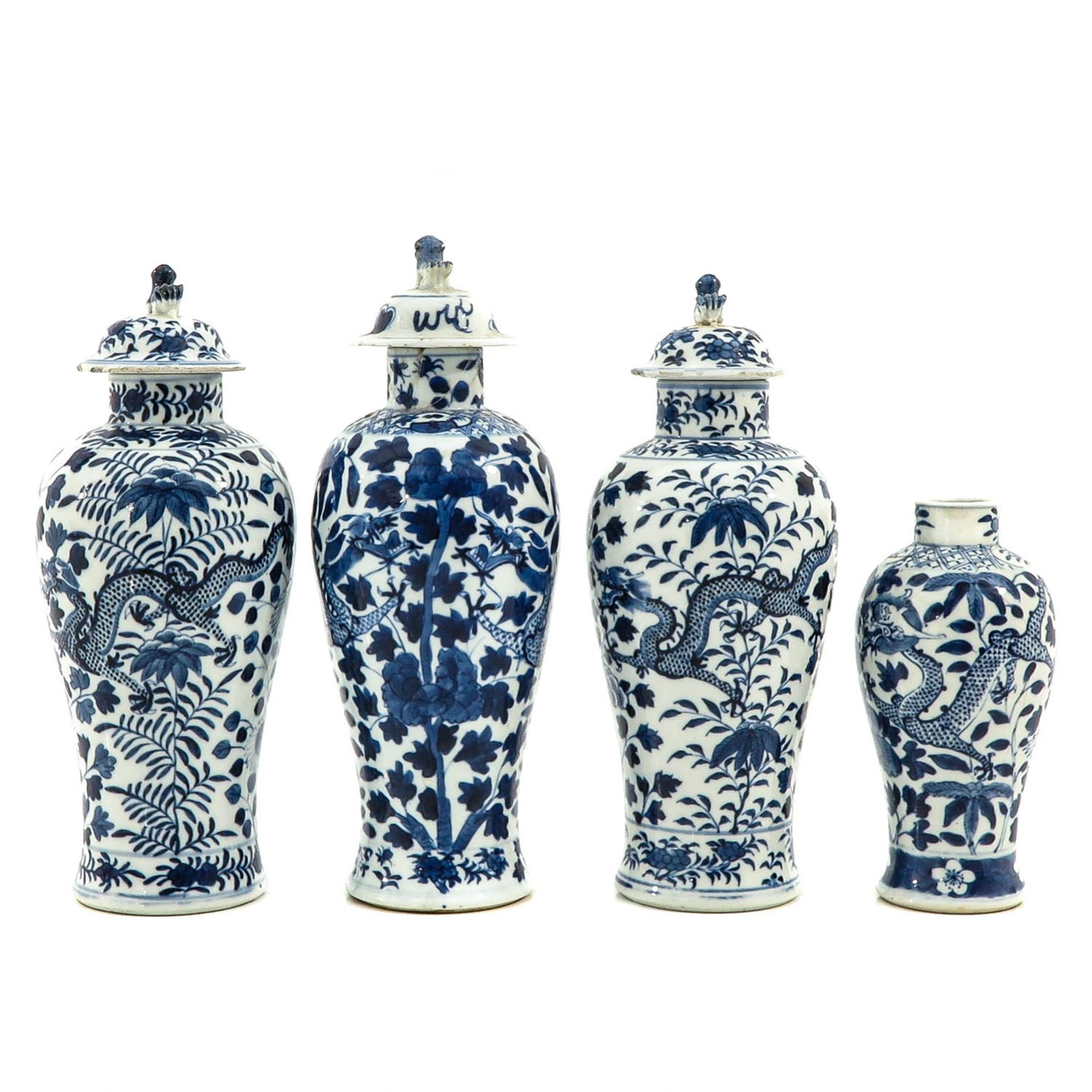 A Collection of 4 Blue and White Vases - Image 2 of 9