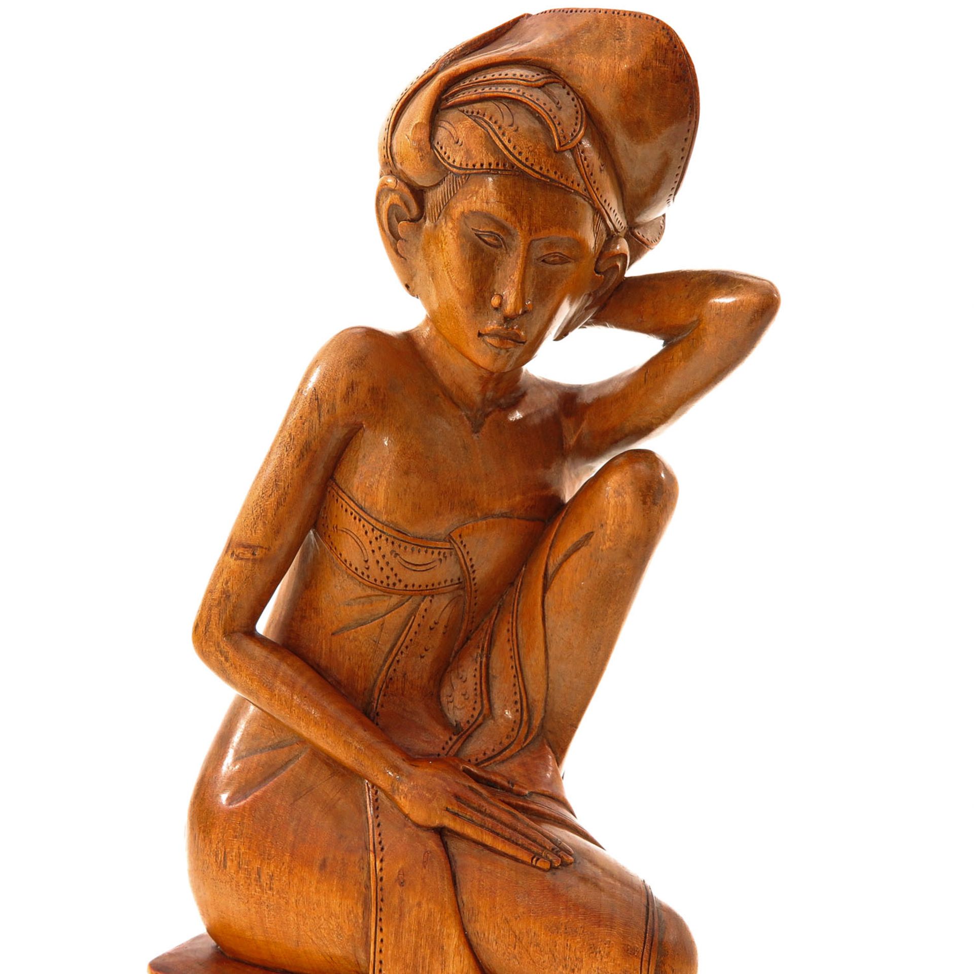 A Lot of 2 Carved Wood Sculptures - Image 10 of 10