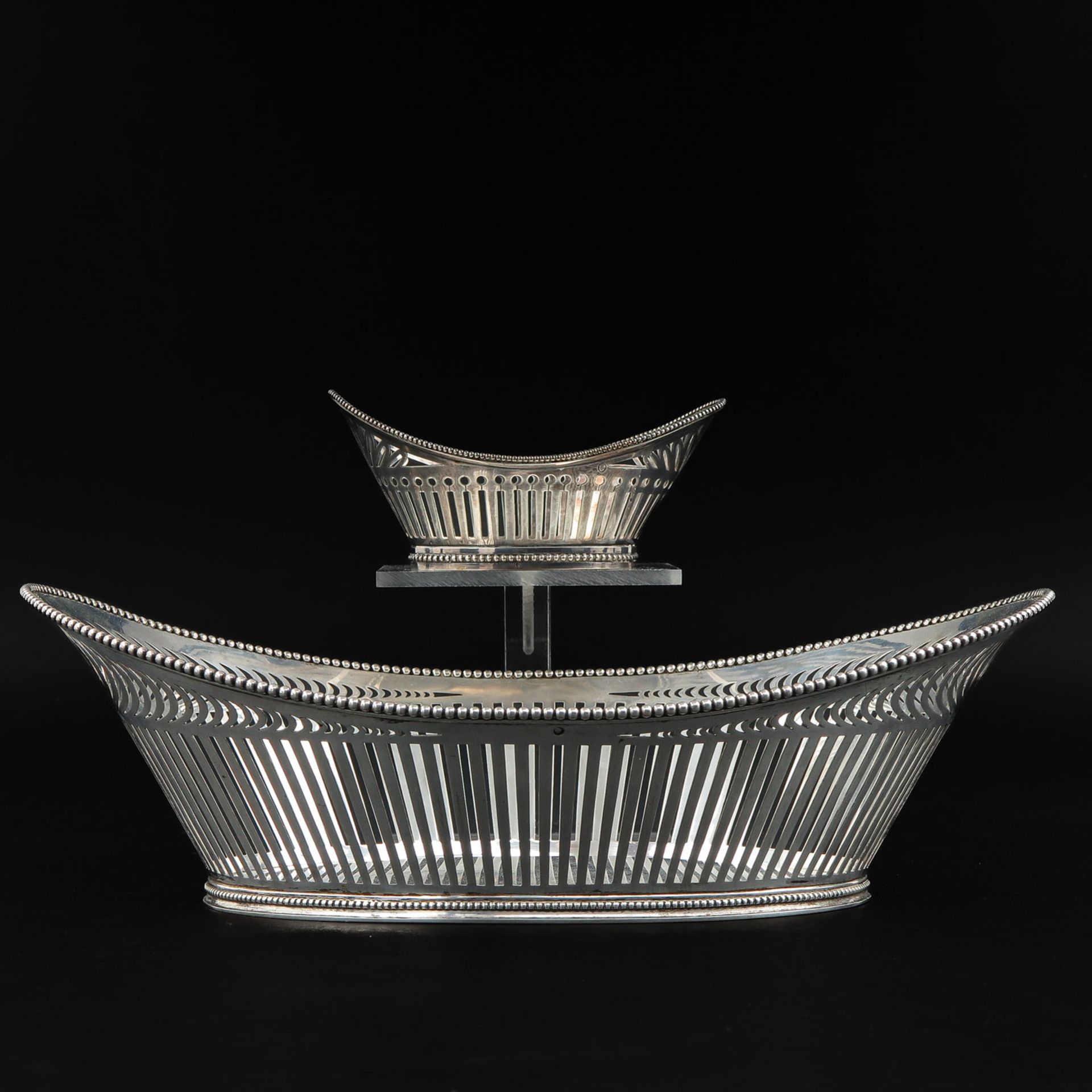 A Lot of 2 Dutch Silver Baskets - Image 3 of 10