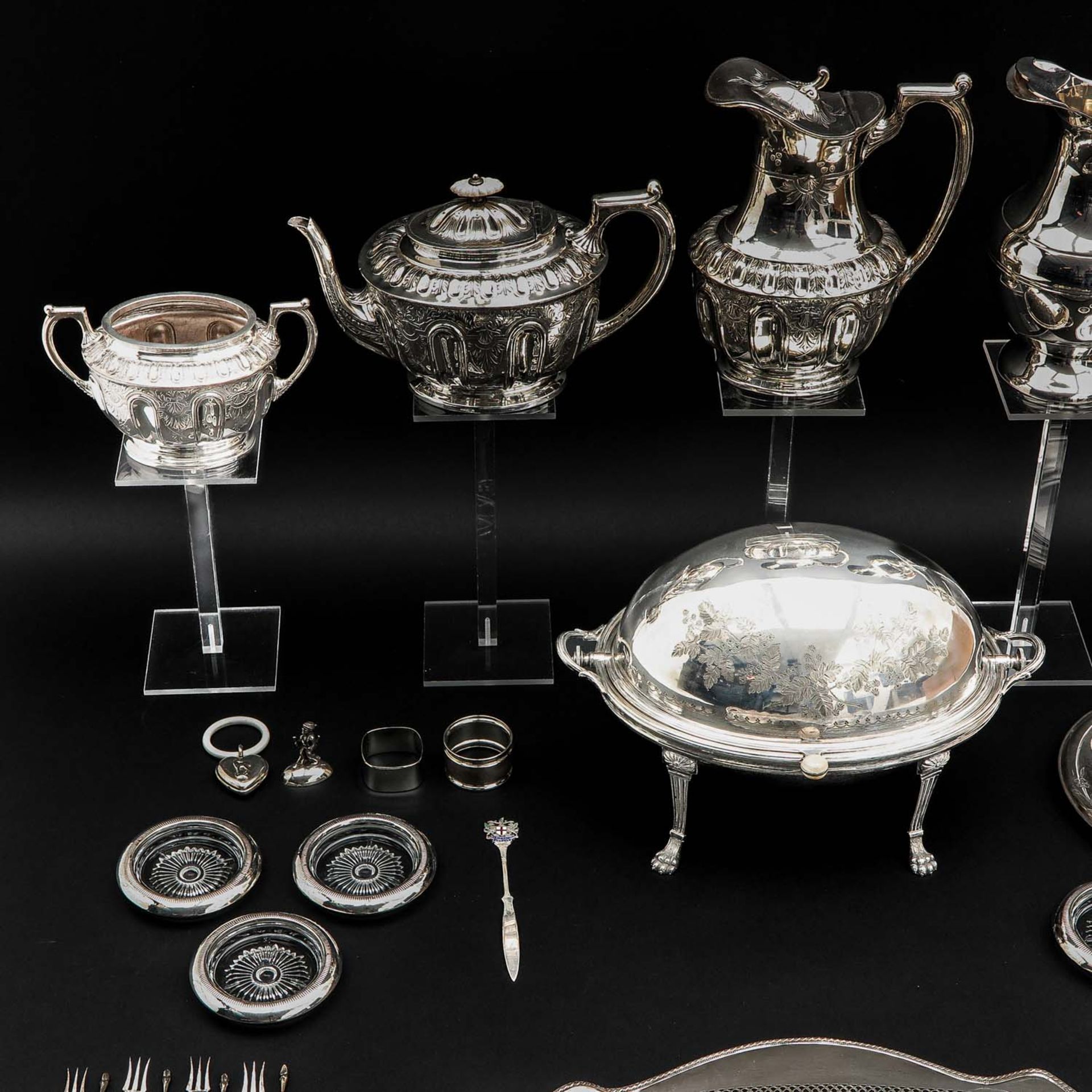 A Collection of Silver and Silver Plate - Image 2 of 10