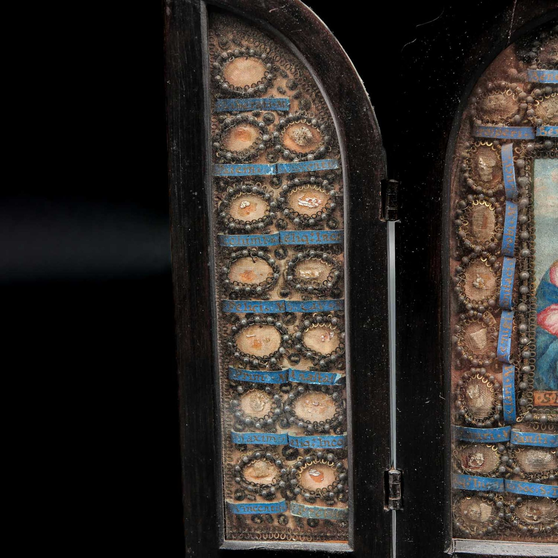 An 18th - 19th Century Ebony Wood Triptych Holding 56 Relics - Image 9 of 10