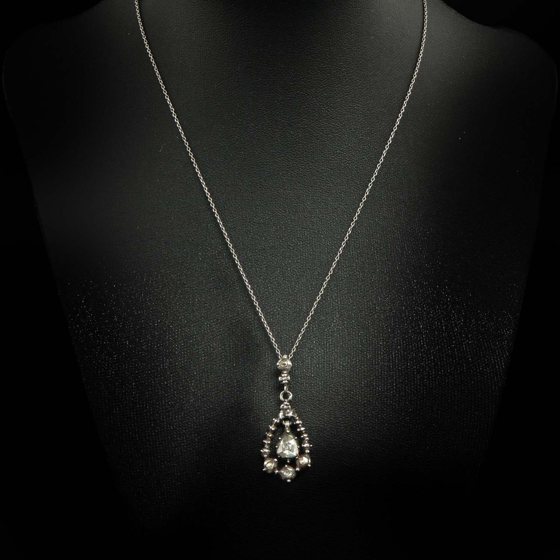 A Ladies 14KG Necklace with Diamond Pendant - Bild 2 aus 3
