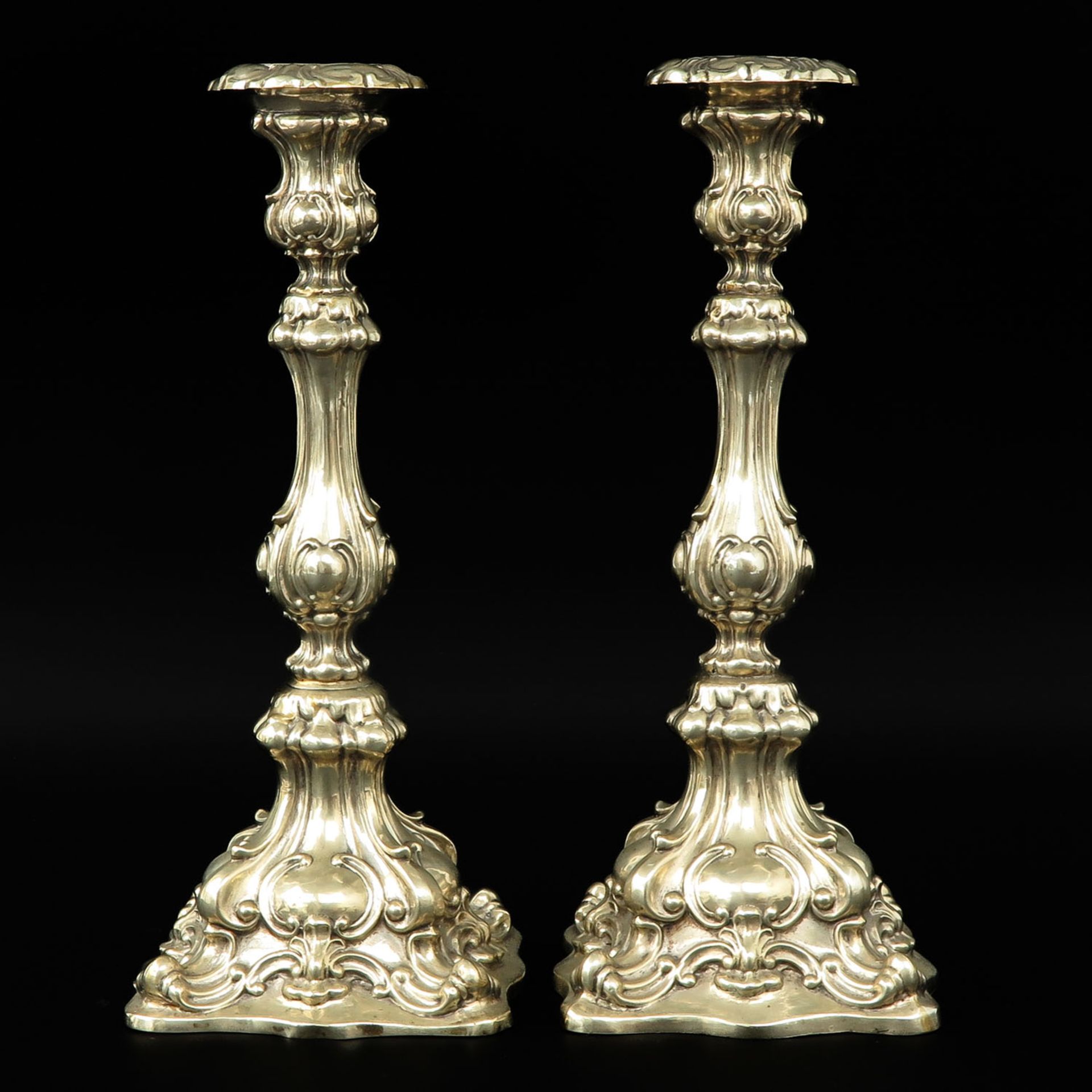 A Pair of 19th Century Silver Candlesticks - Bild 2 aus 8