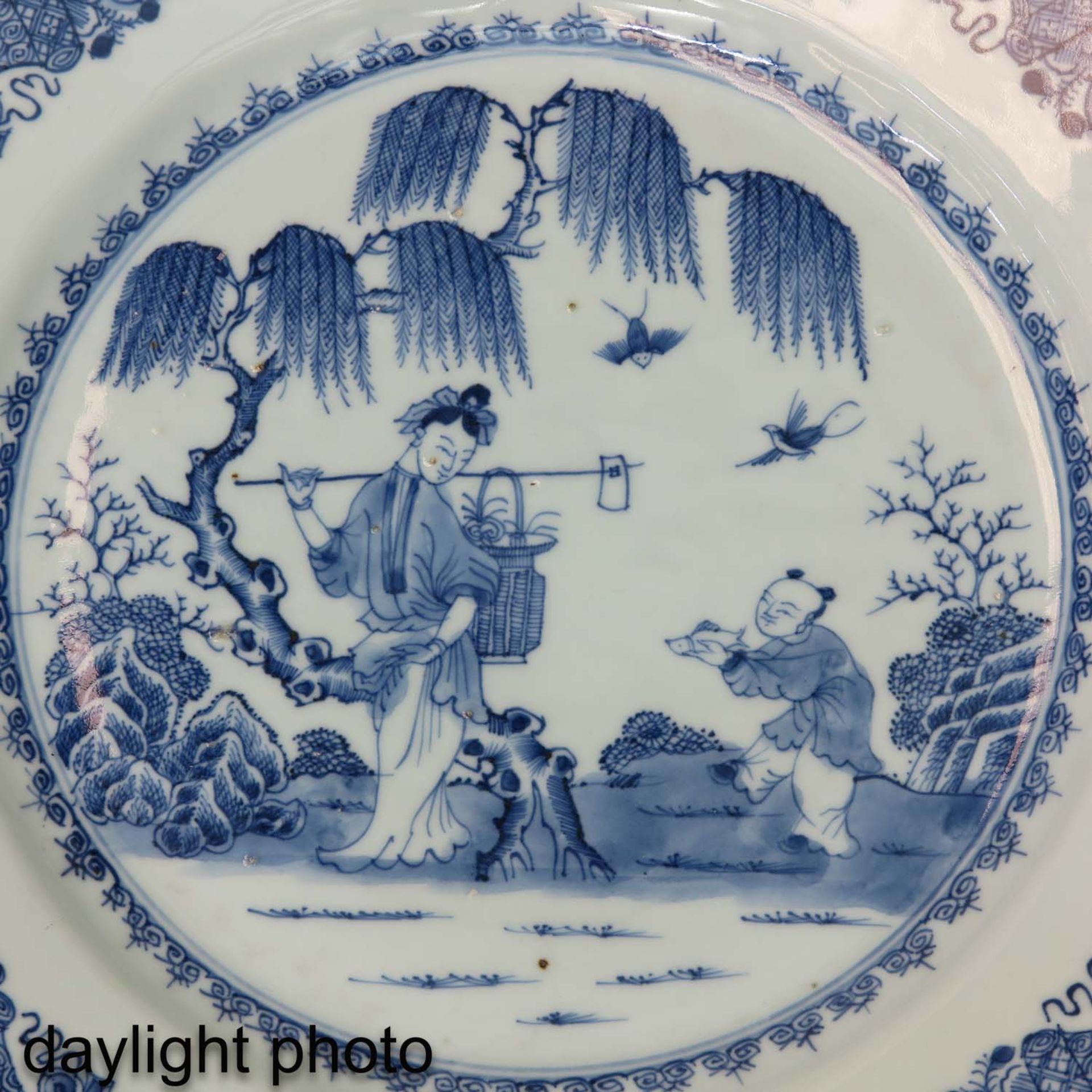 A Pair of Blue and White Plates - Image 9 of 9