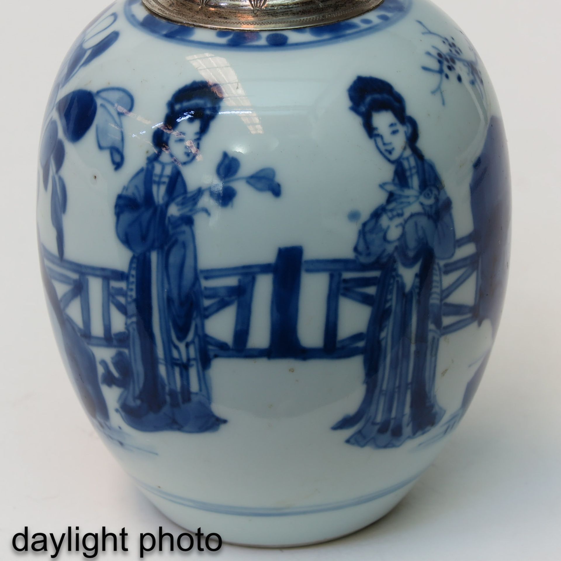 A Blue and White Tea Box - Image 10 of 10