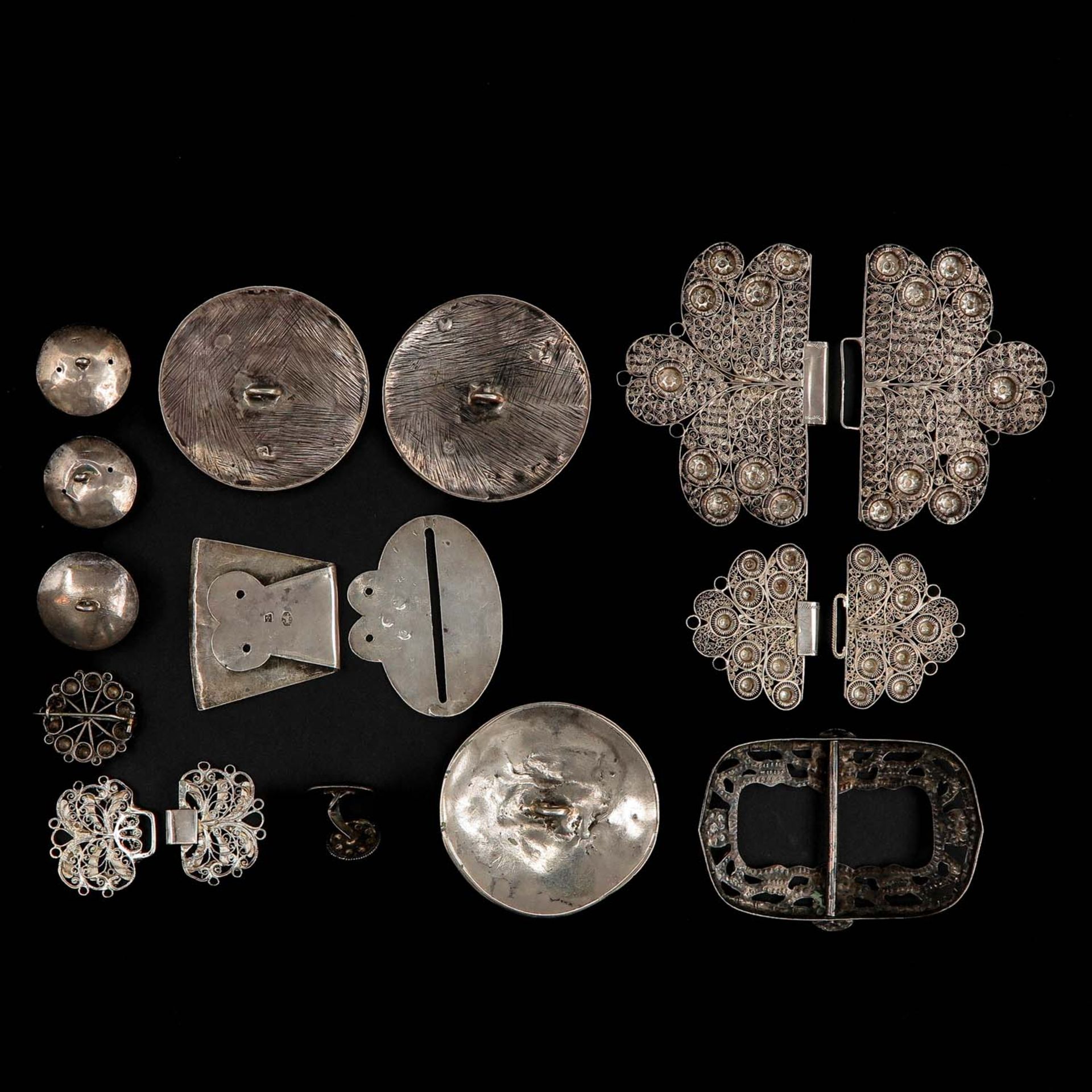 A Collection of Silver Traditional Dutch Accessories - Image 2 of 10