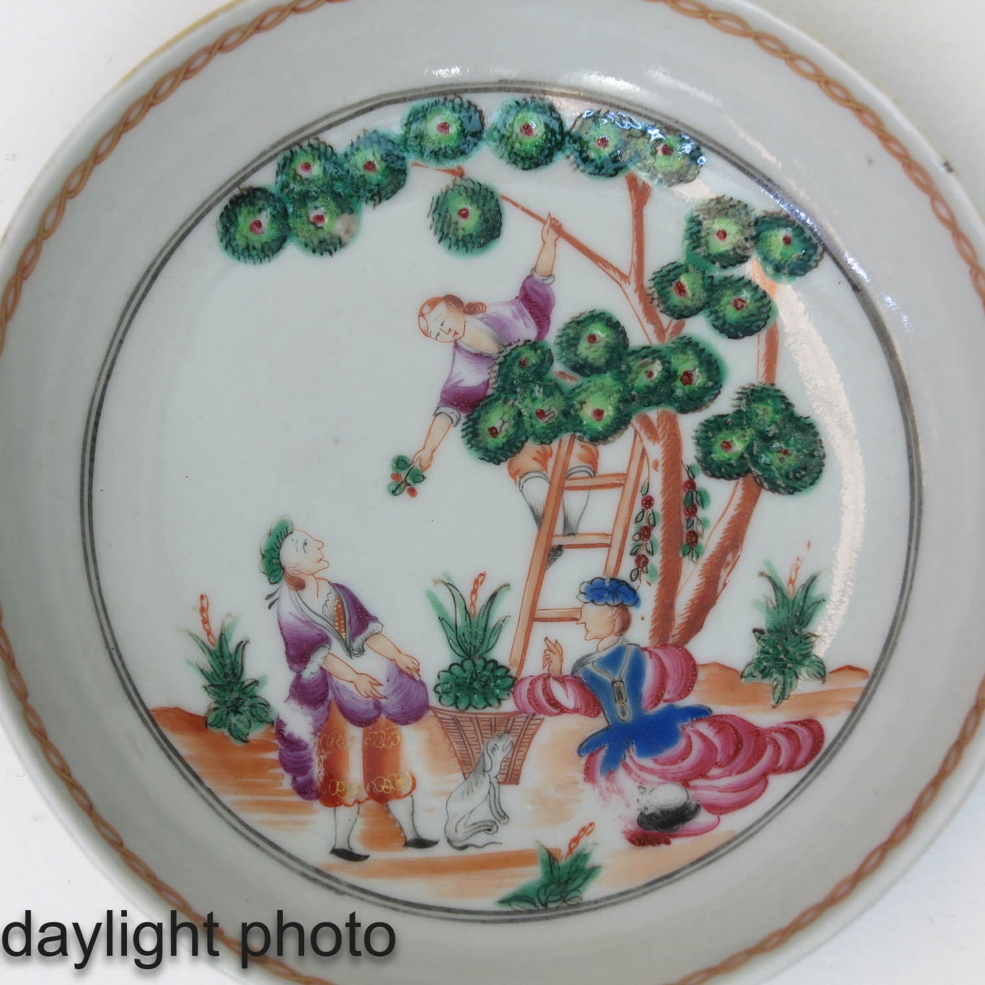 A Cherry Pickers Decor Cup and Saucer - Bild 9 aus 9