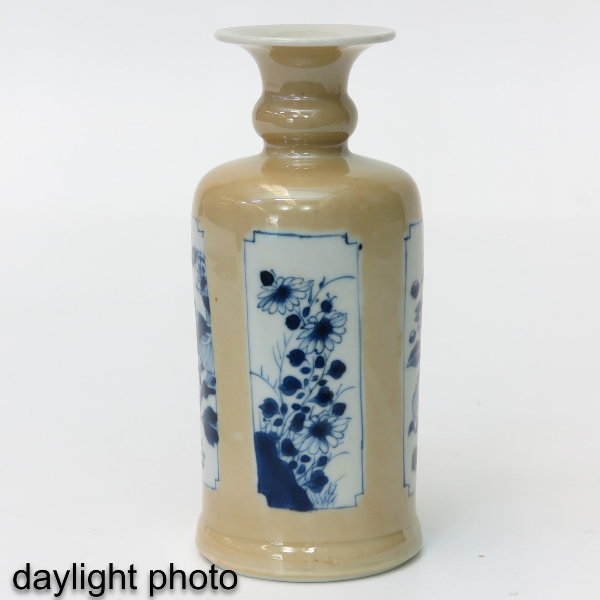 A Batavianware Vase - Image 7 of 9