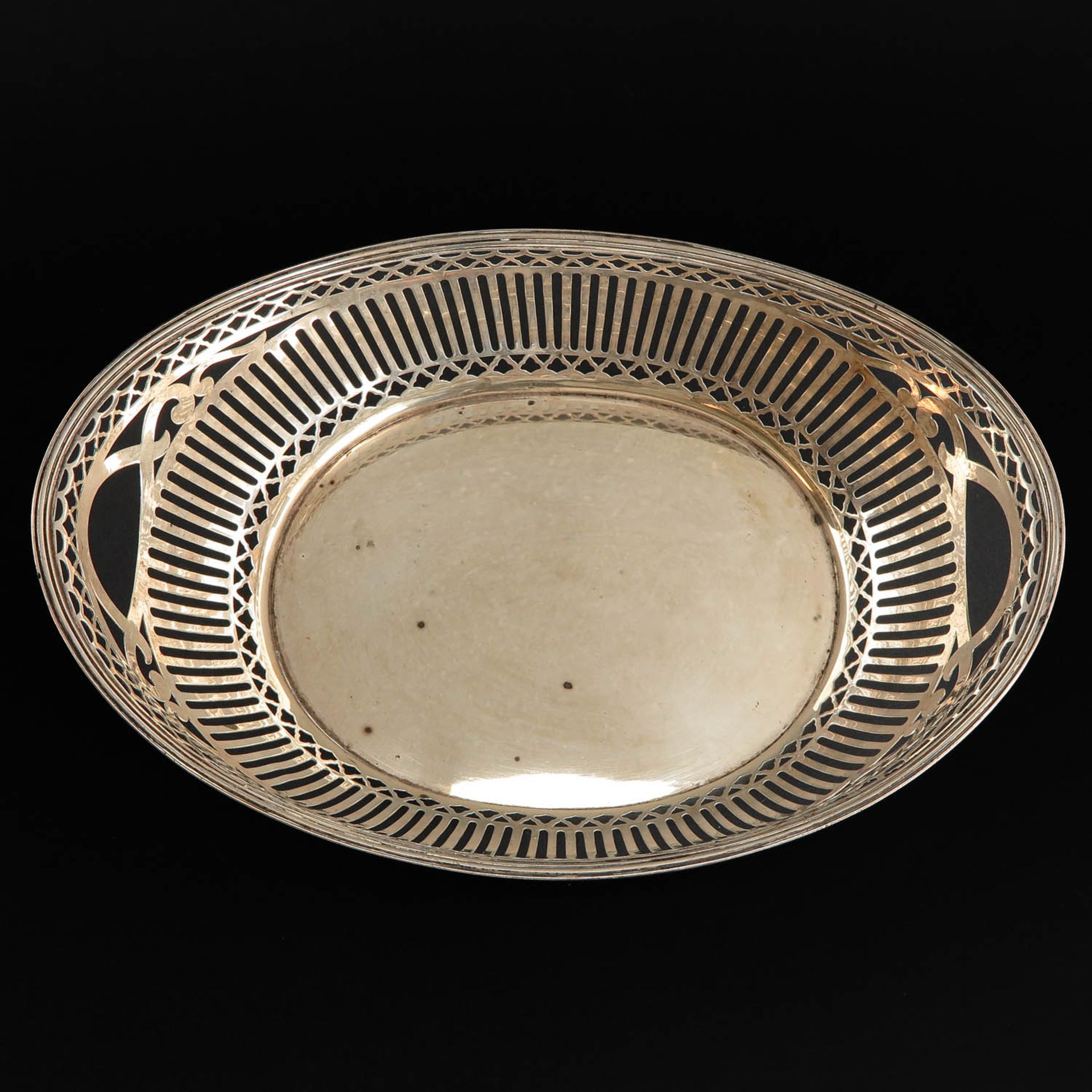 A Silver Bread Basket - Image 5 of 8