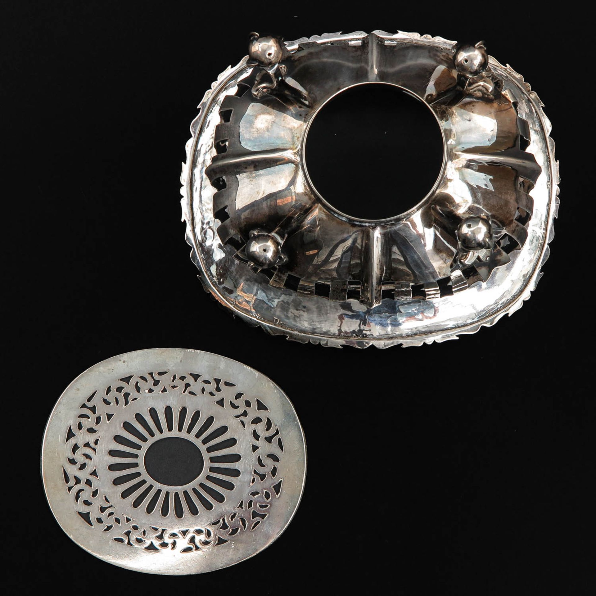 A Dutch Silver Comfort - Image 6 of 9