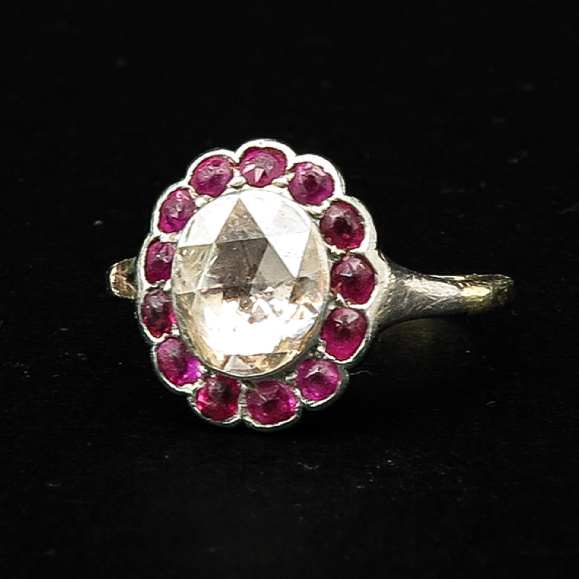 A Ladies Rose Cut Diamond Ring