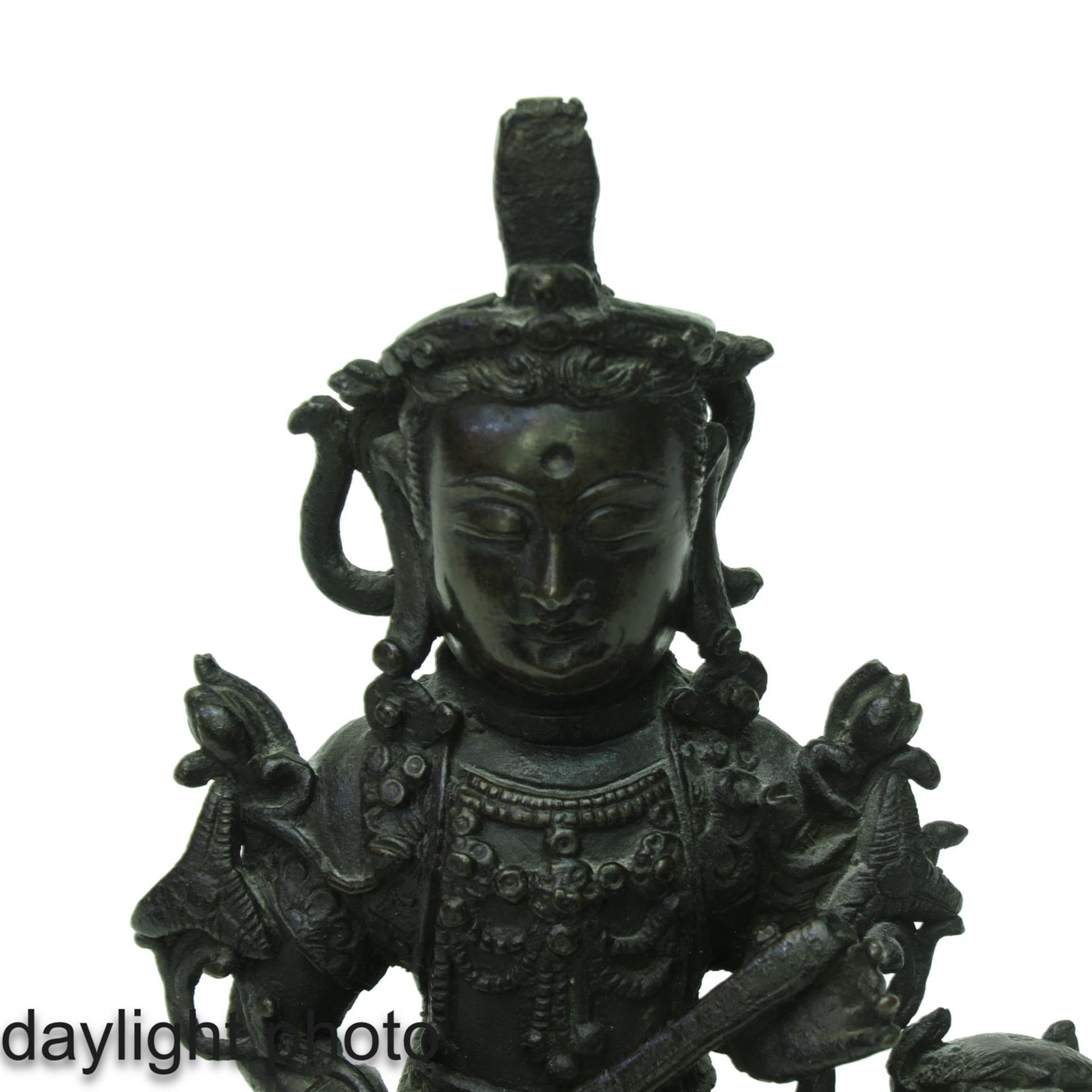 A Bronze Vaishravana Sculpture - Image 9 of 9