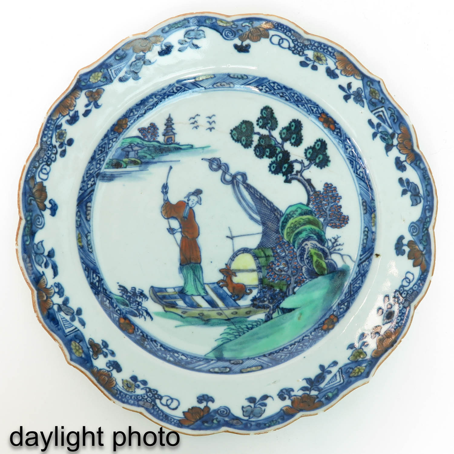 A Pair of Polychrome Plates - Image 7 of 9