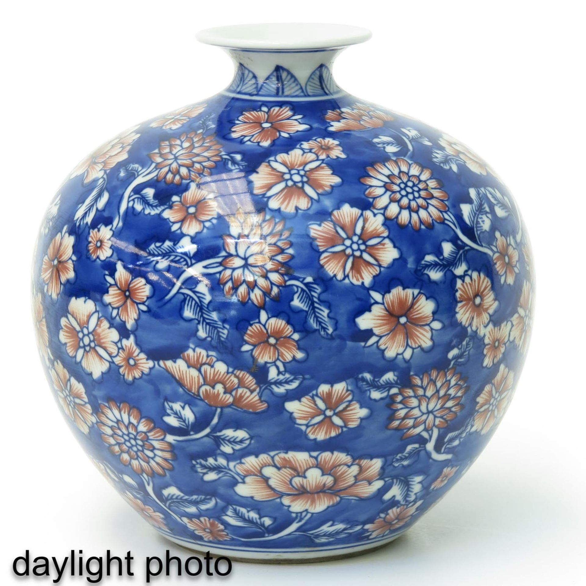 A Floral Decor Vase - Image 7 of 10