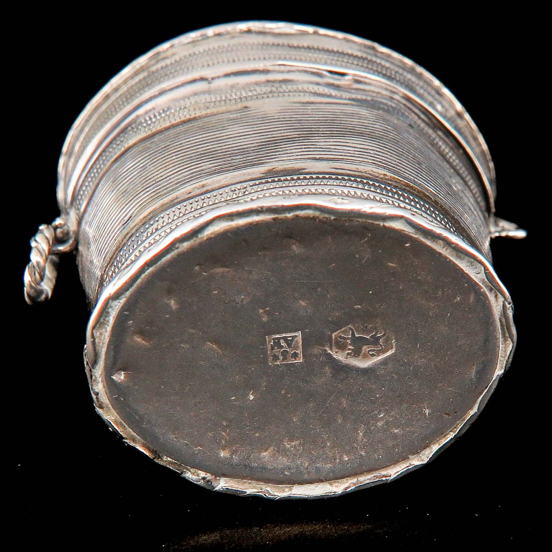 A Collection of 8 18th - 19th Century Silver Loderein Boxes - Bild 8 aus 10