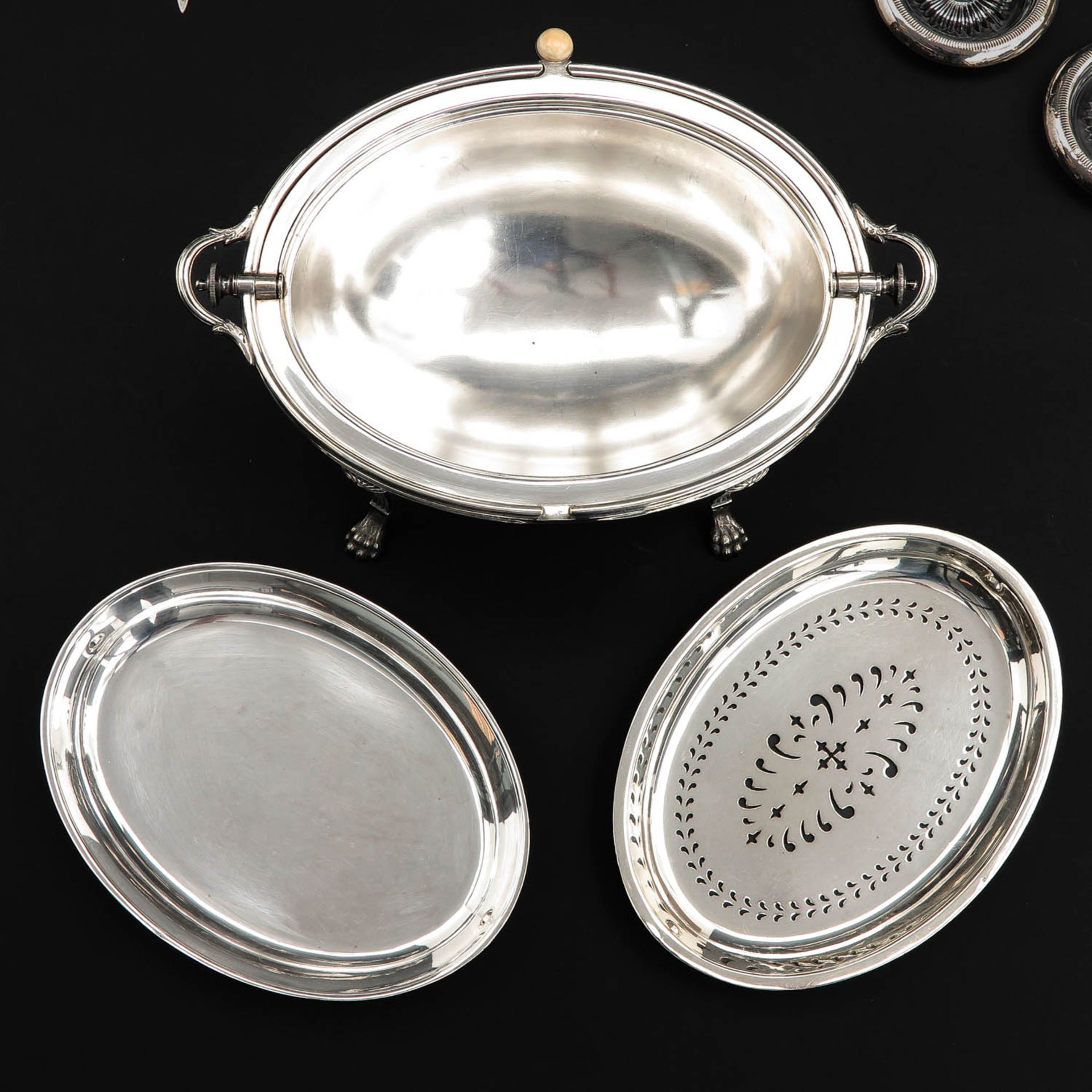 A Collection of Silver and Silver Plate - Image 7 of 10