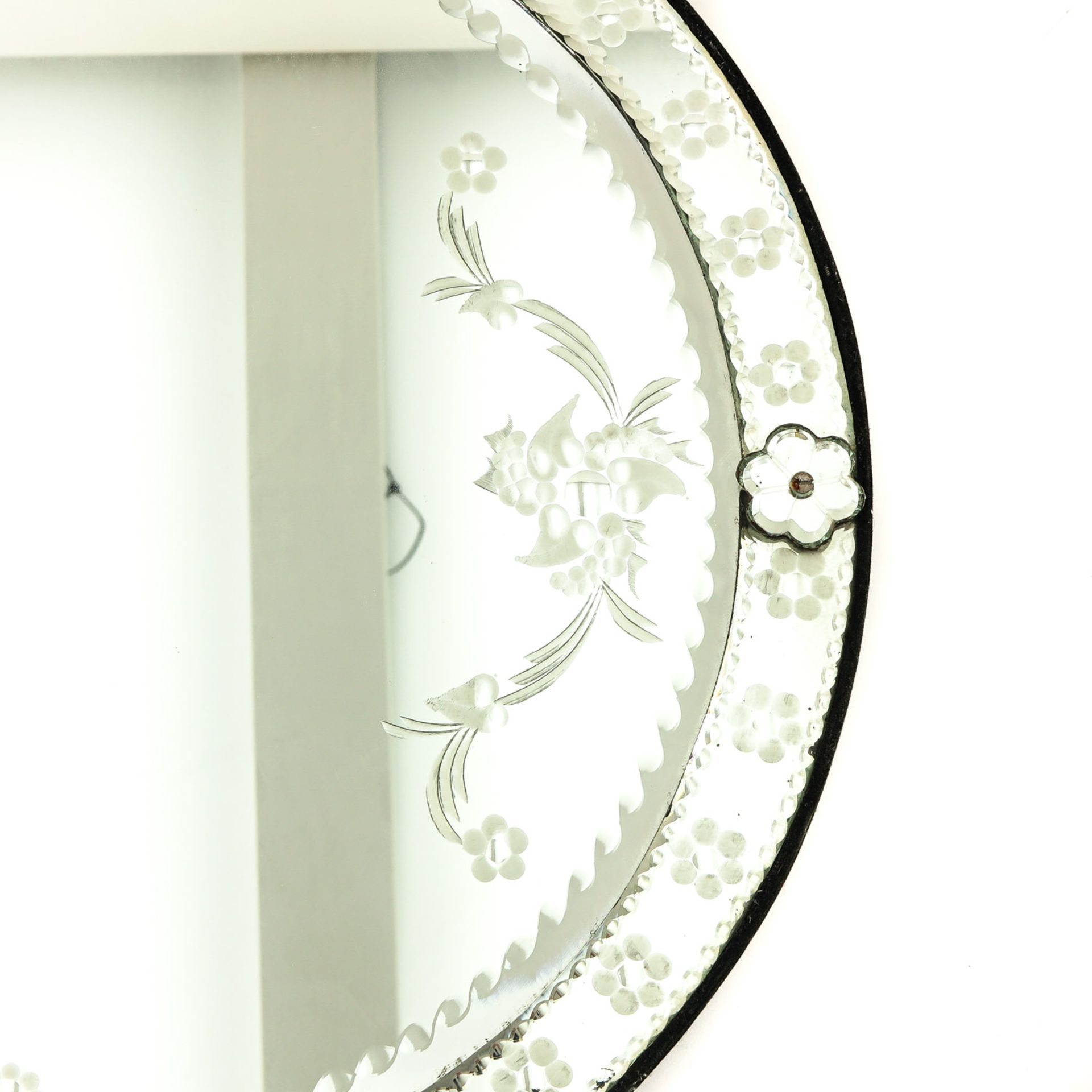 An Engraved Venetian Glass Mirror - Image 5 of 5