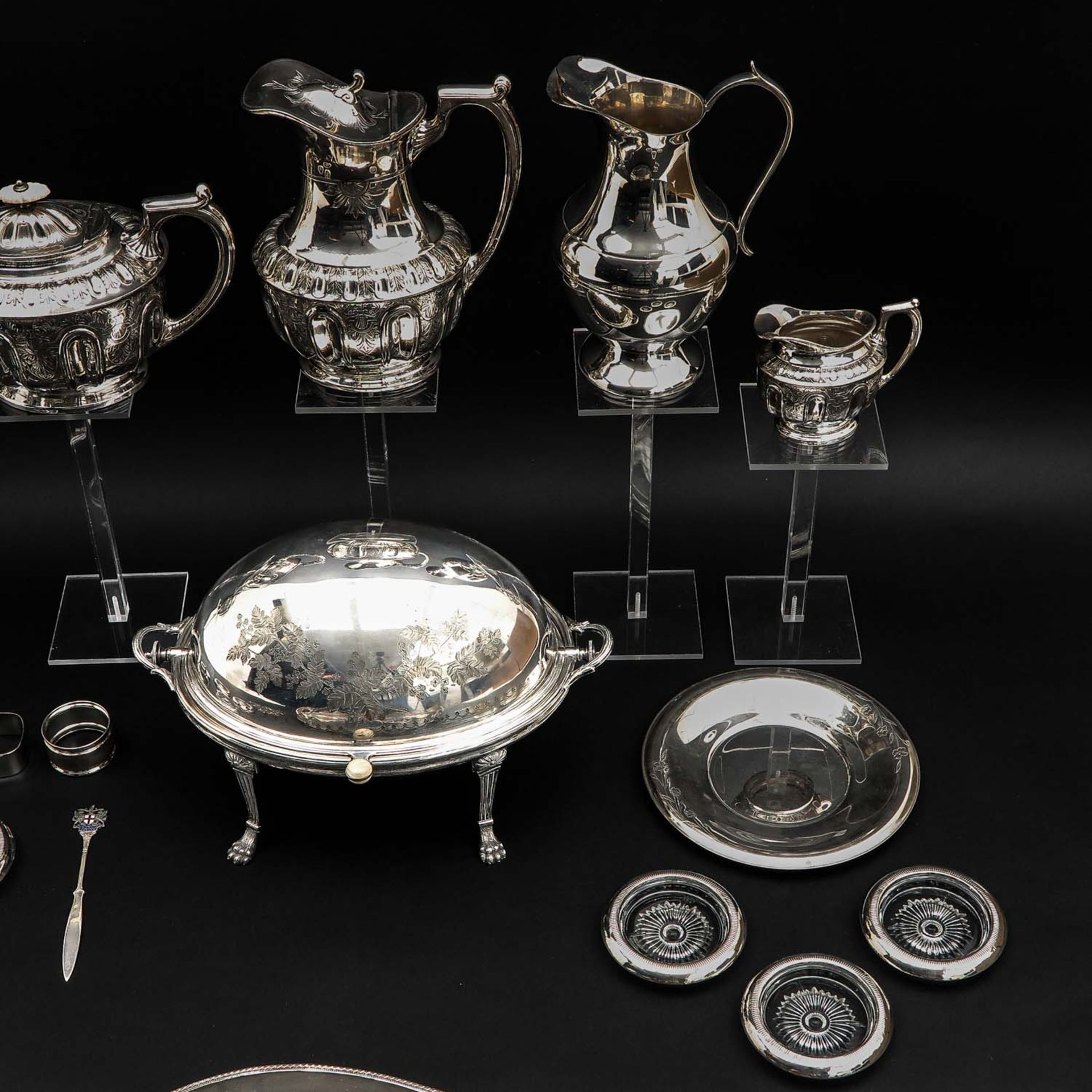 A Collection of Silver and Silver Plate - Bild 3 aus 10