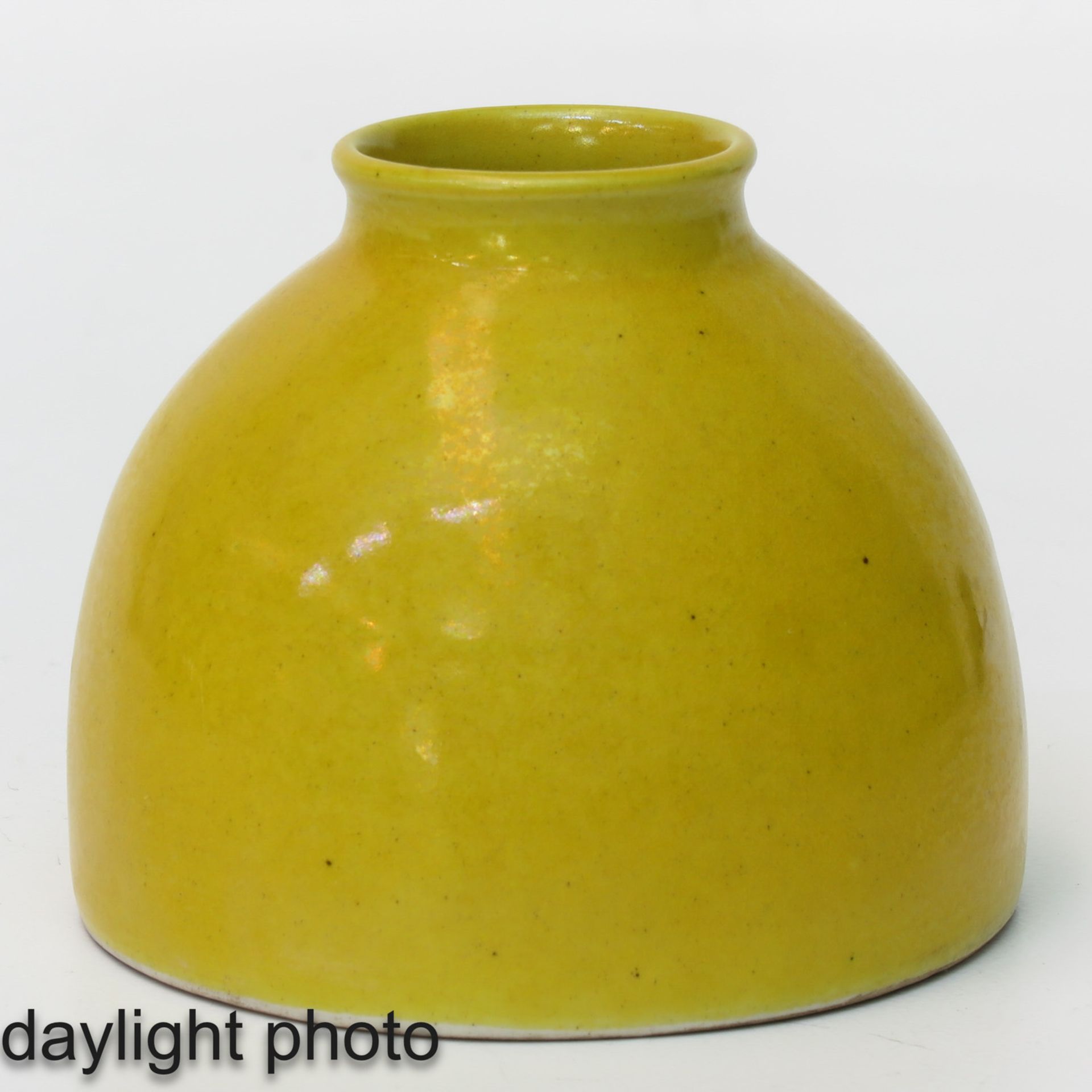 A Yellow Glaze Brush Washer - Image 7 of 9