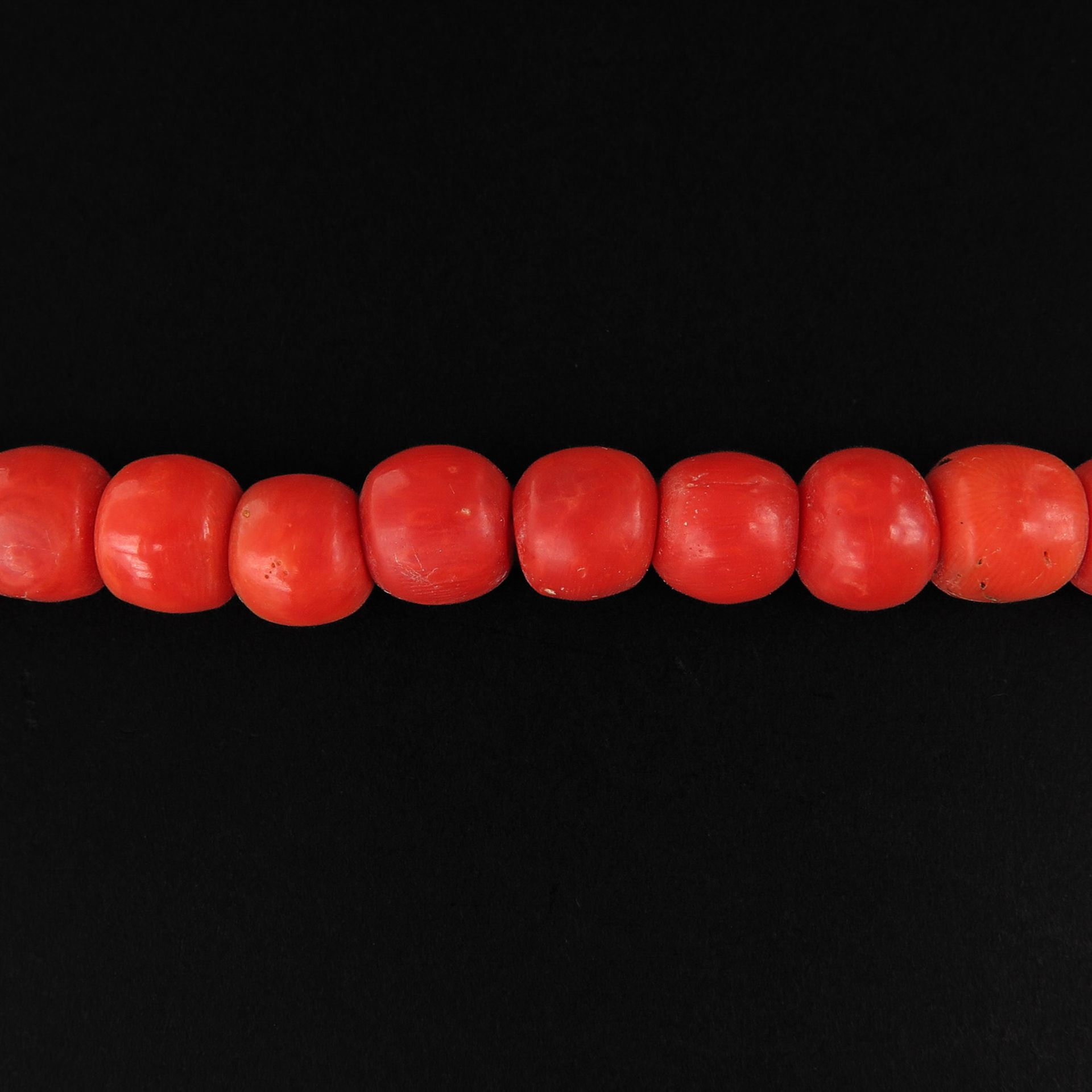 A Single Strand Red Coral Necklace - Image 7 of 7