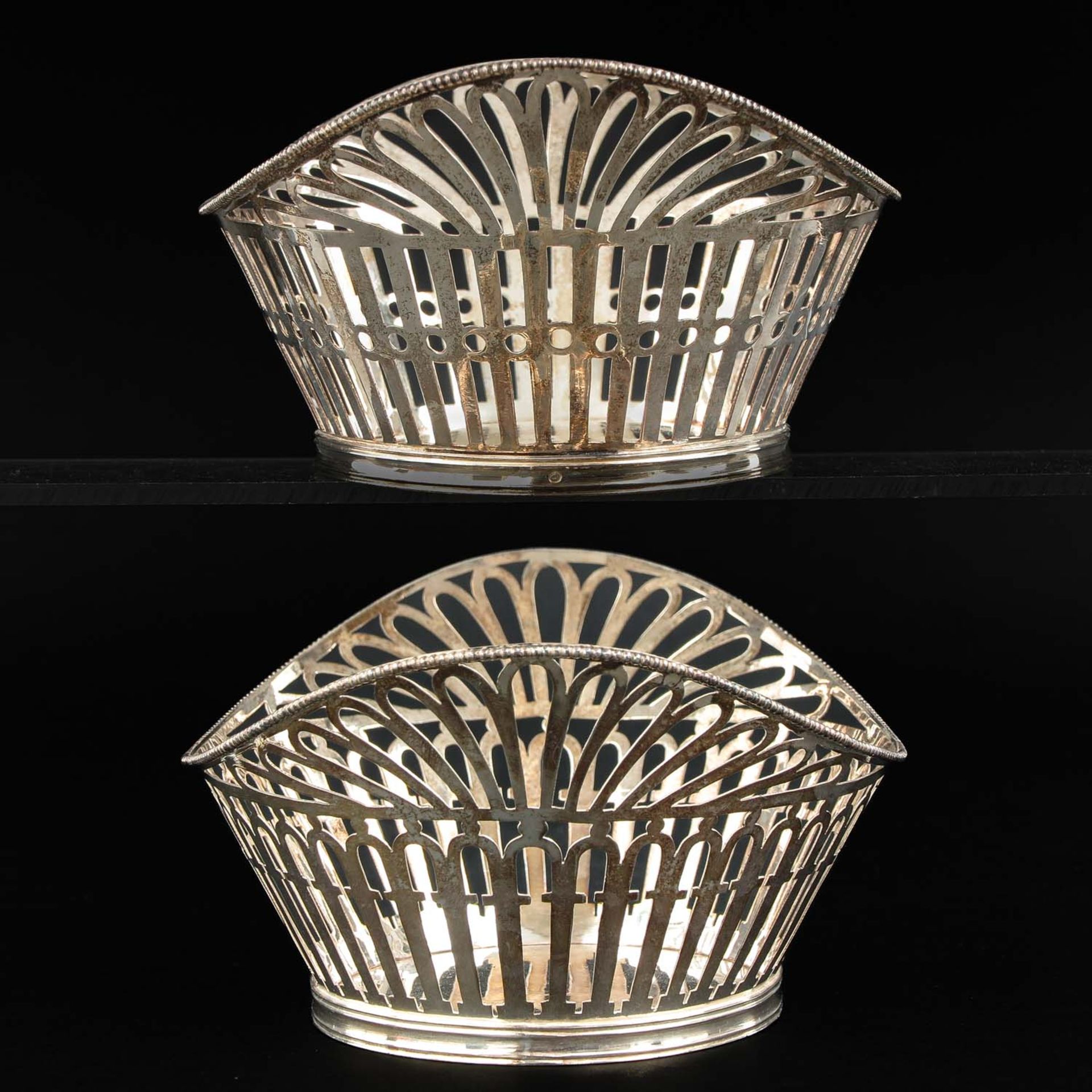 A Pair of Silver Baskets - Bild 2 aus 10