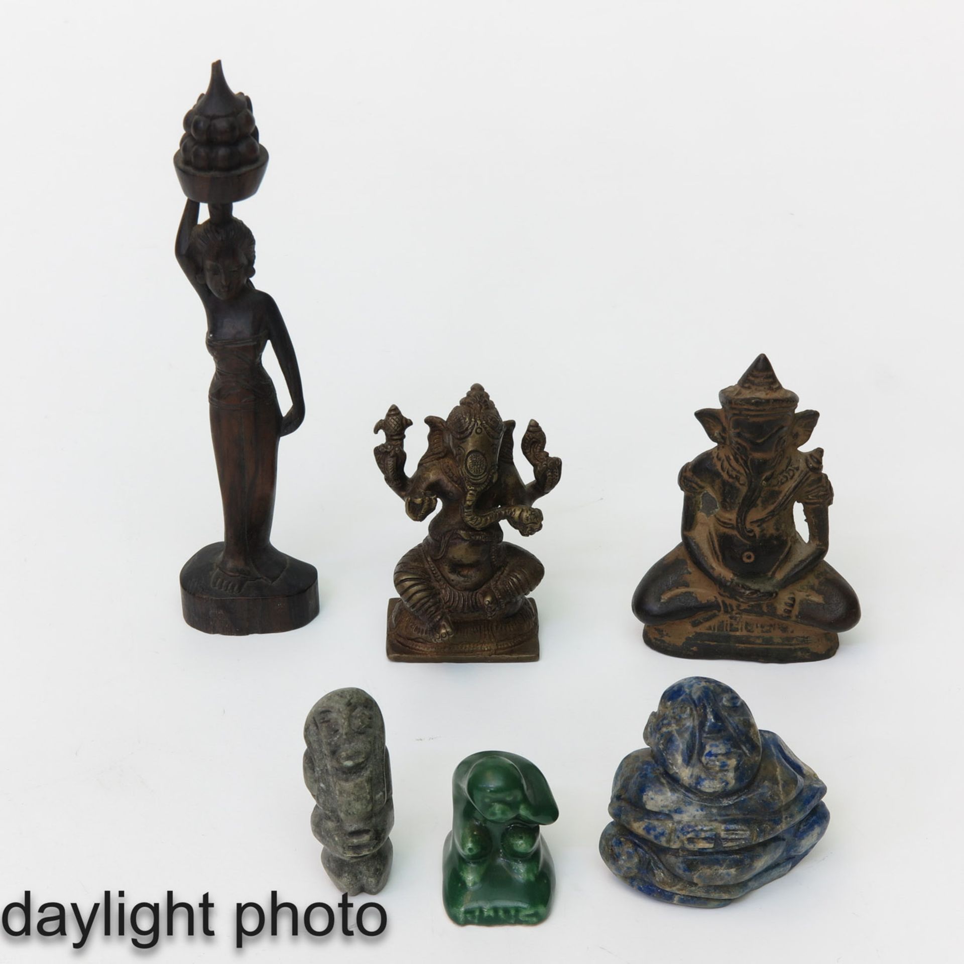 A Collection of Small Sculptures - Bild 10 aus 10