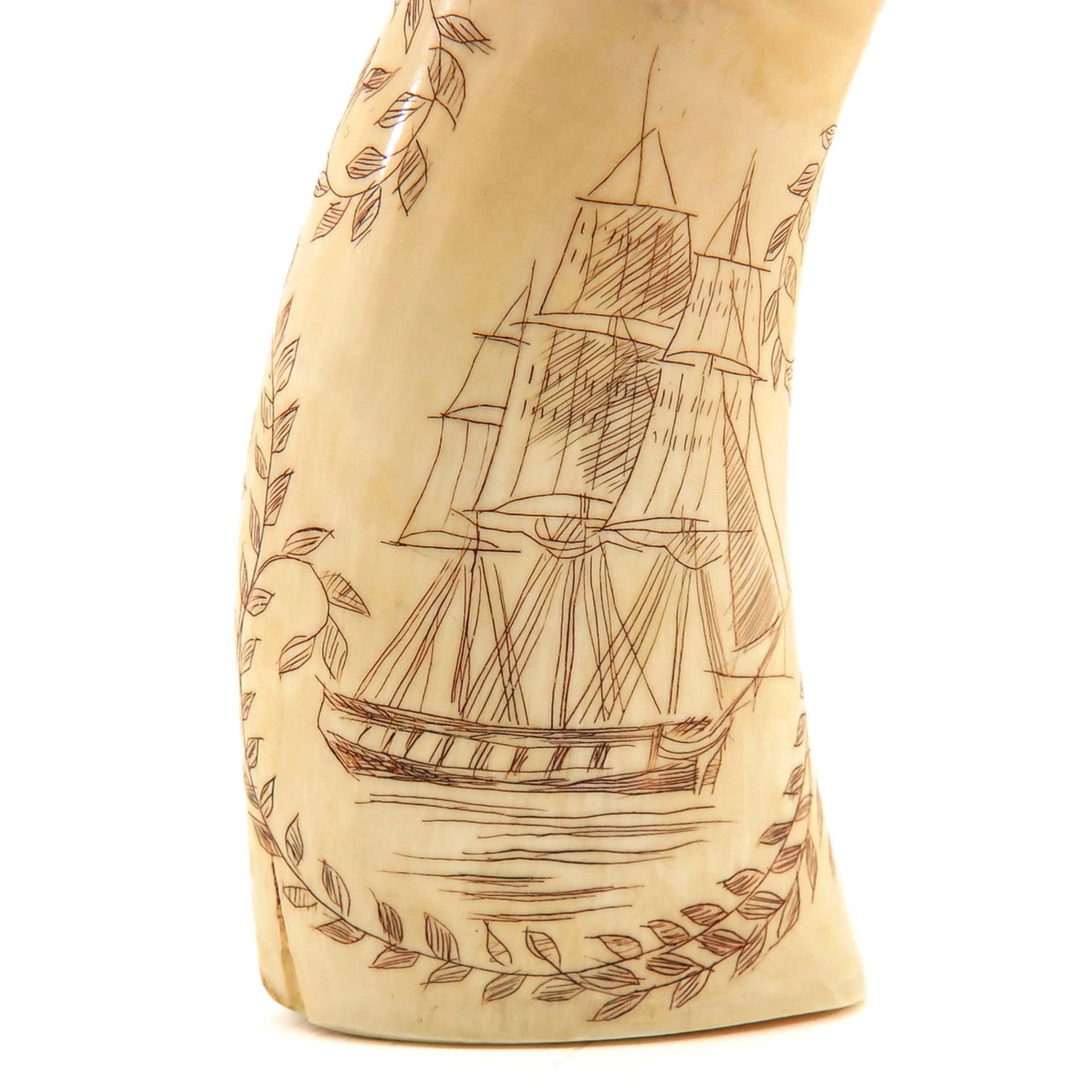A 19th Century Scrimshaw Depicting Lady - Image 7 of 8