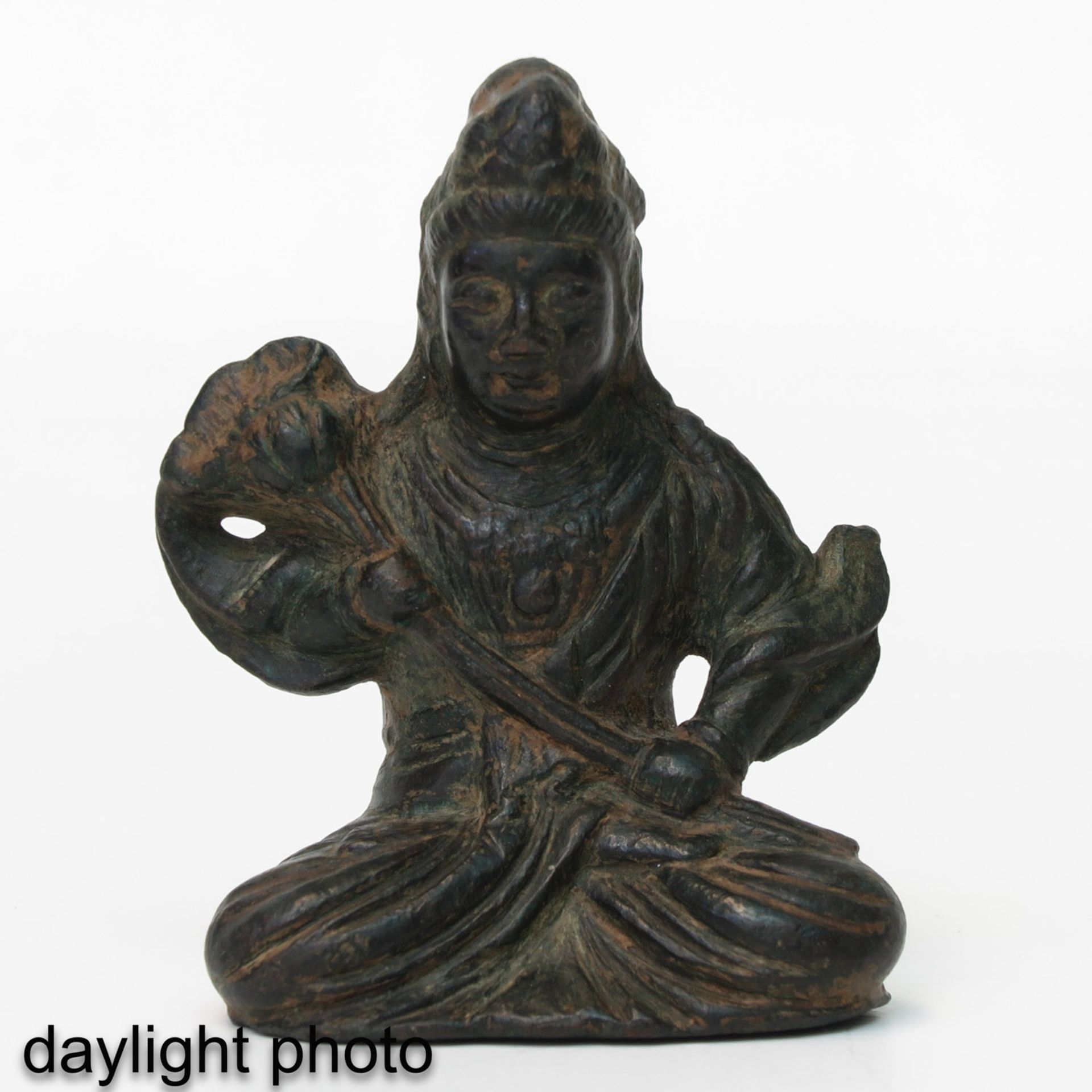A Small Bronze Buddha Sculpture - Bild 7 aus 9