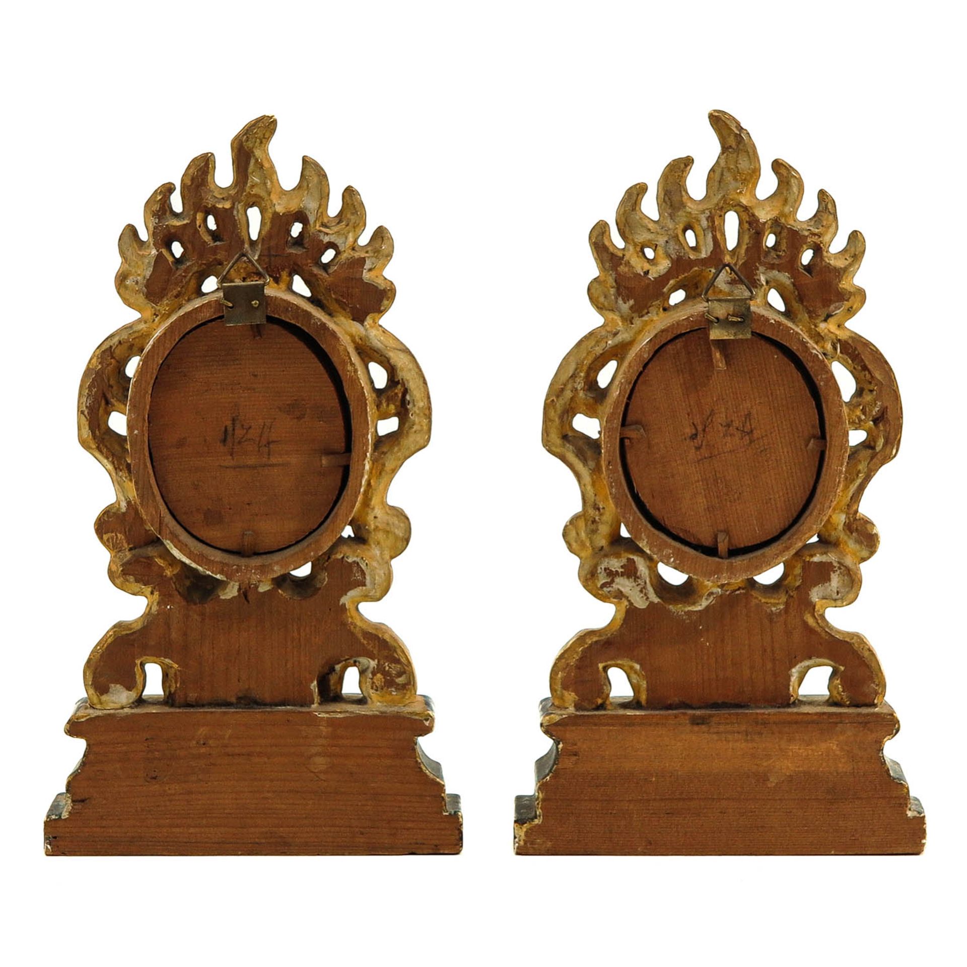 A Pair of Relic Holders Each Holding 5 Relics - Image 3 of 7