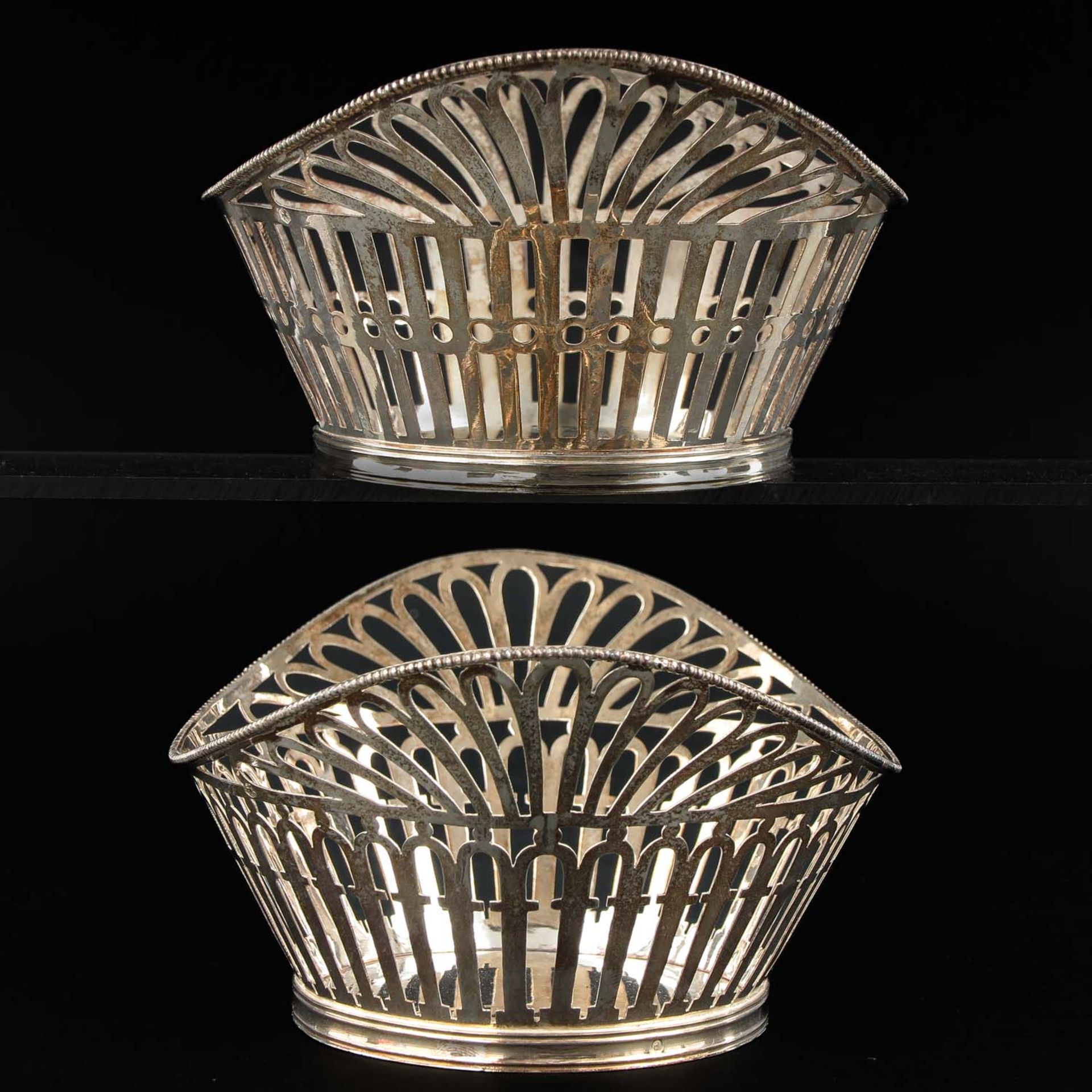A Pair of Silver Baskets - Bild 4 aus 10