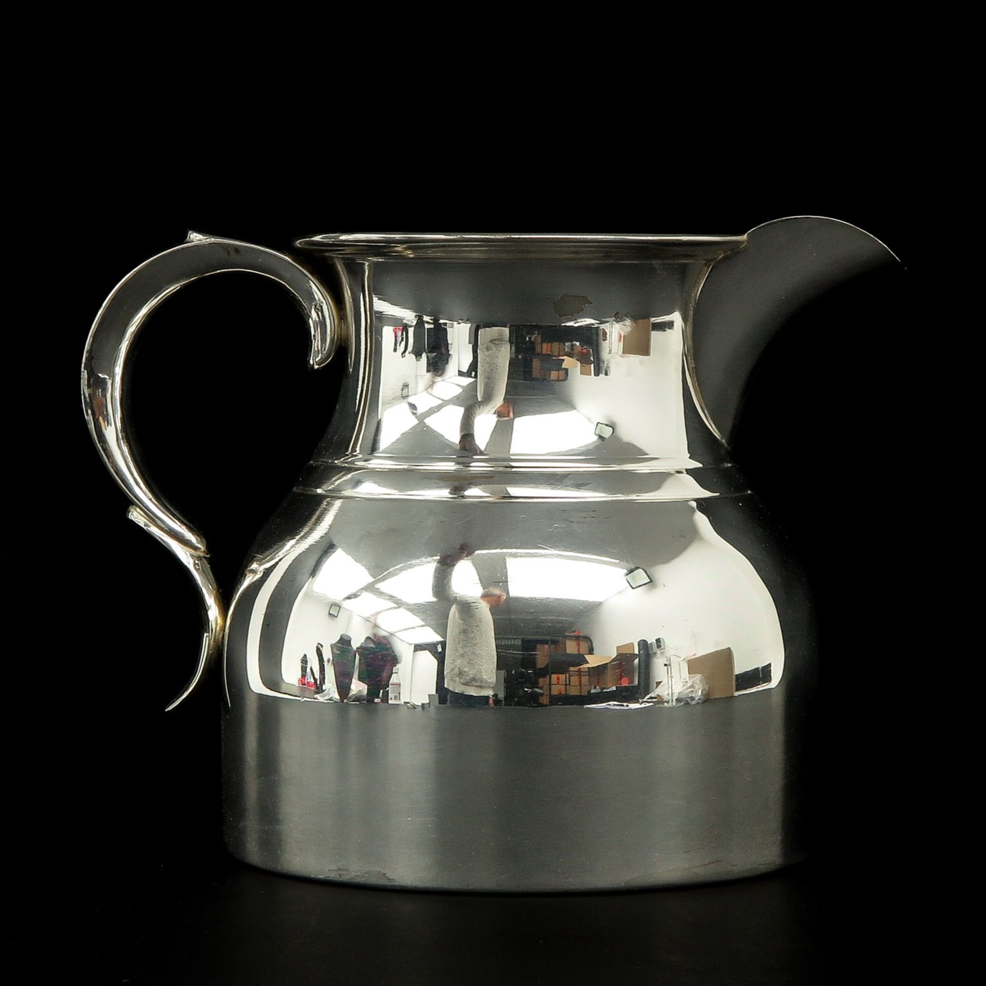 A Silver Plated Water Jug - Image 3 of 7