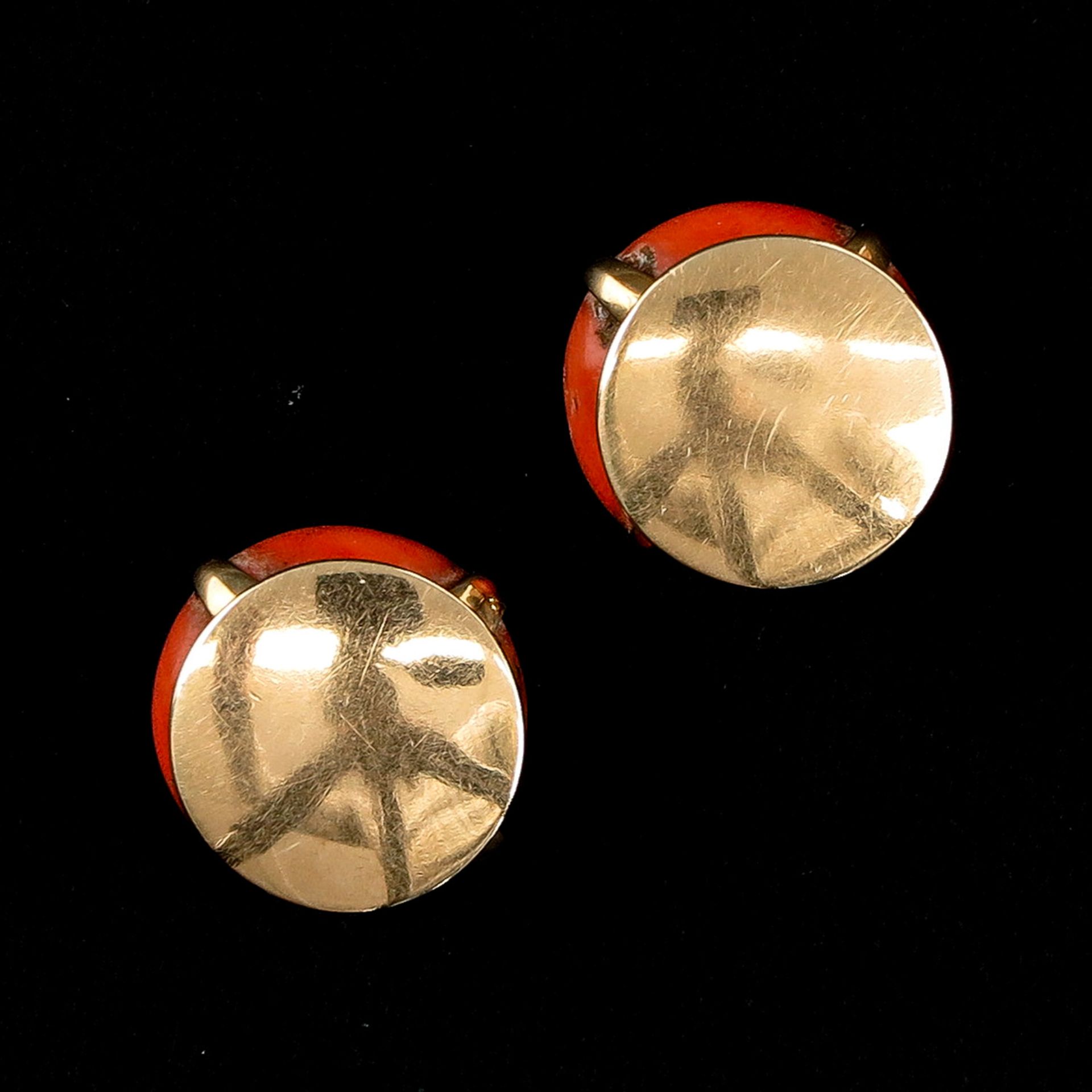 A Pair of 14KG Cuff Links with Red Coral - Image 3 of 4