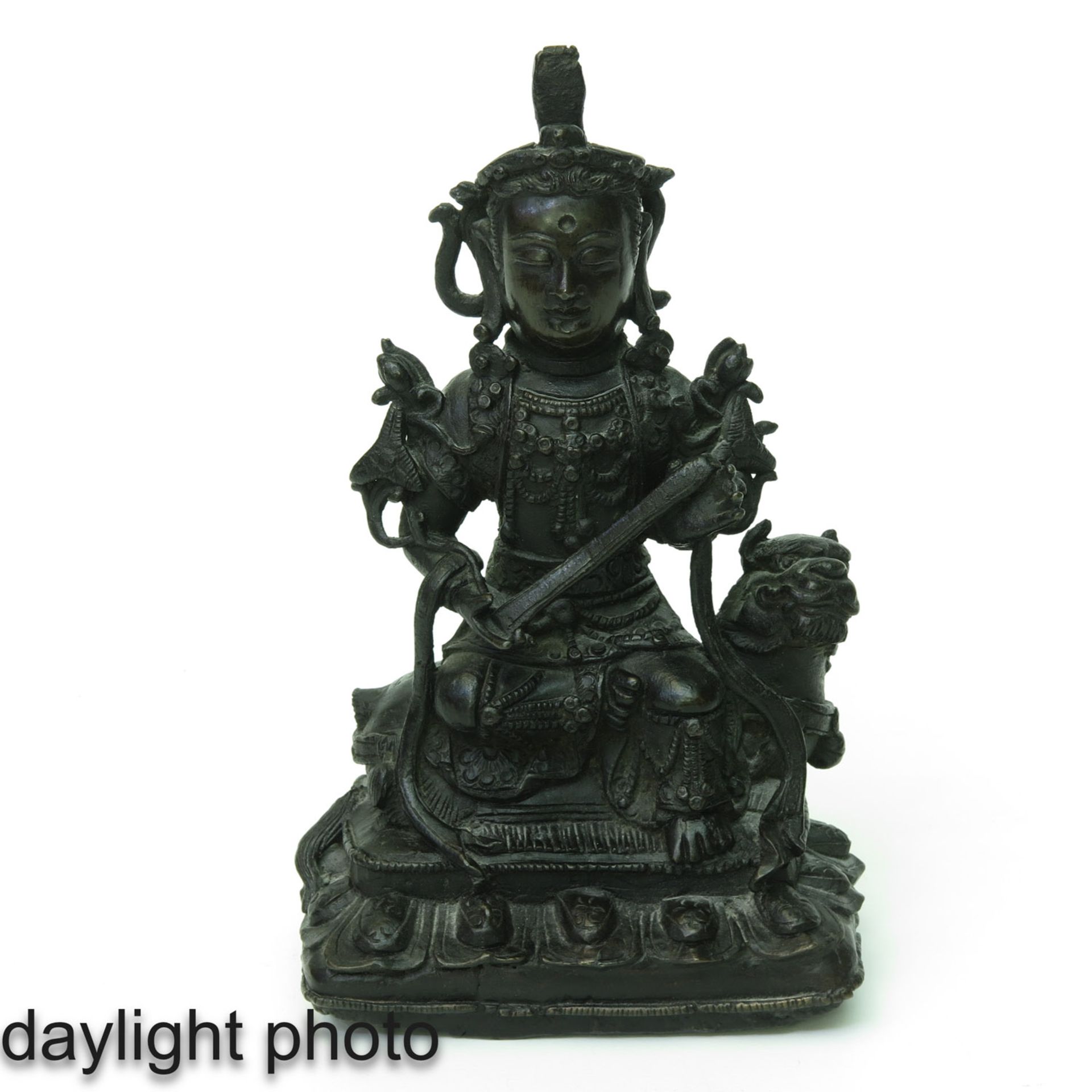 A Bronze Vaishravana Sculpture - Image 7 of 9