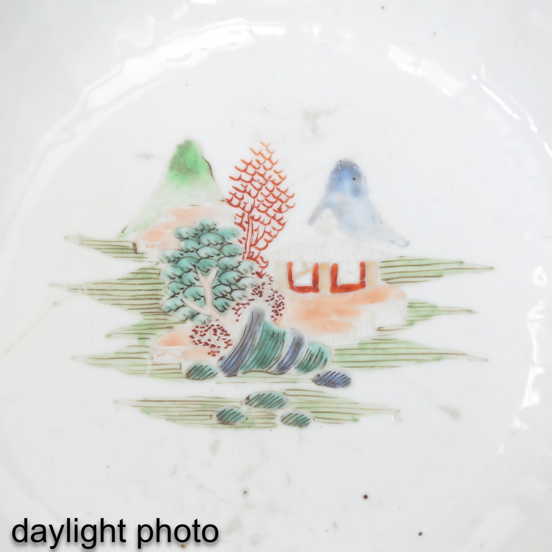 A Colleciton of 3 Bowls - Image 9 of 10