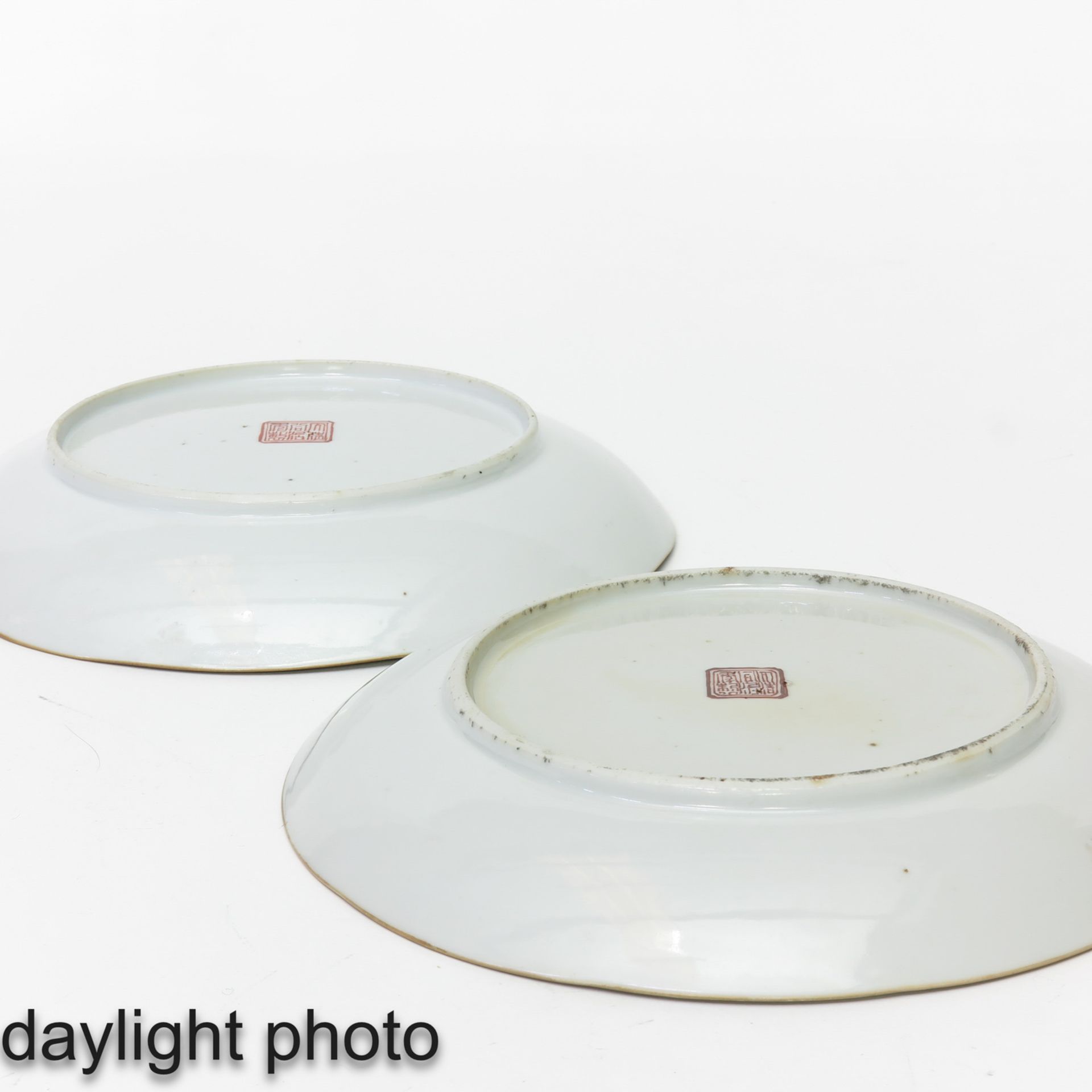 A Pair of Famille Verte Plates - Image 8 of 10
