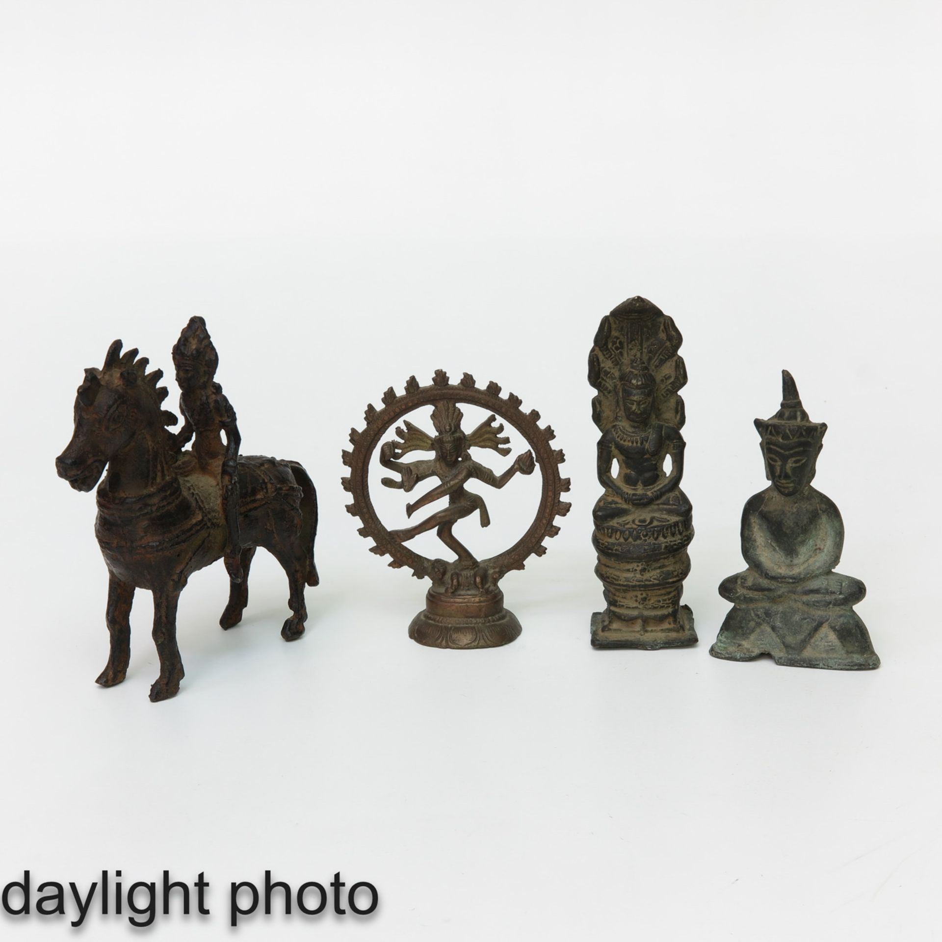 A Collection of Small Sculptures - Bild 9 aus 10