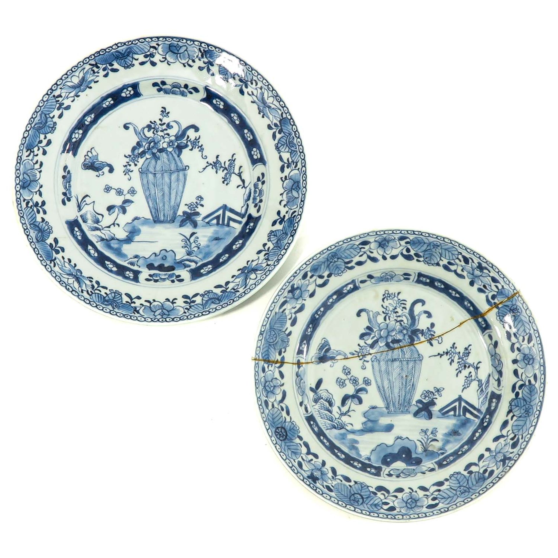 A Lot of 4 Blue and White Plates - Image 3 of 10