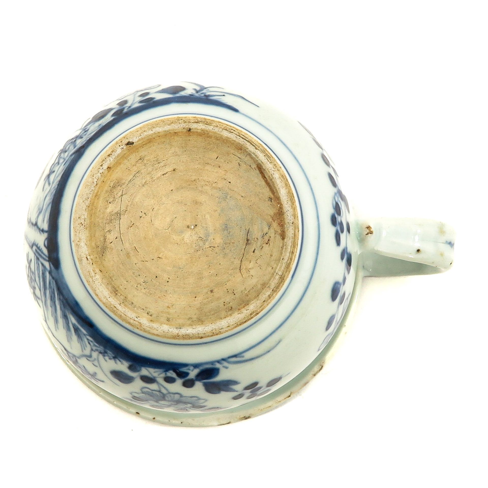 A Blue and White Chamber Pot - Image 6 of 9