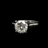 An 18KG Ring with Solitaire Diamond Approximately 2,05 Carat