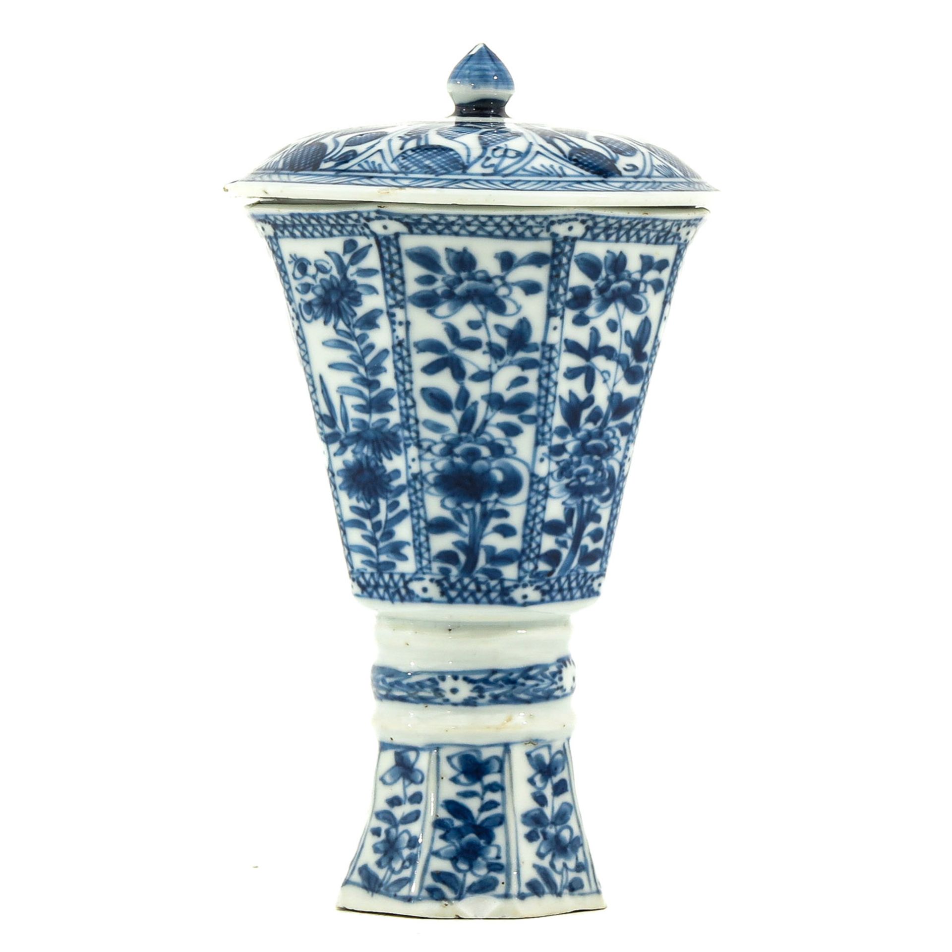 A Blue and White Stem Cup with Cover - Bild 2 aus 9