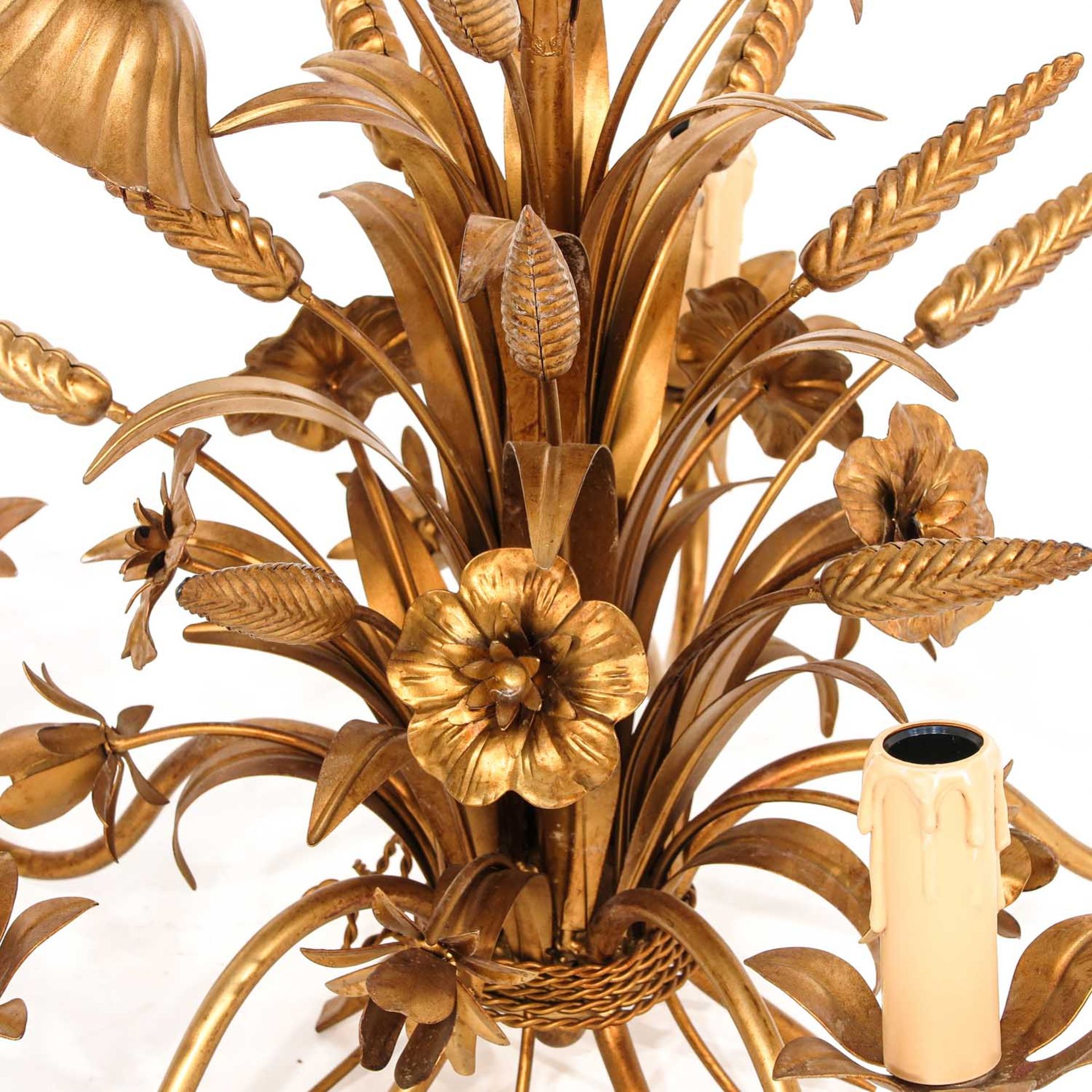 A Collection of 3 Wheat Chandeliers - Image 7 of 9