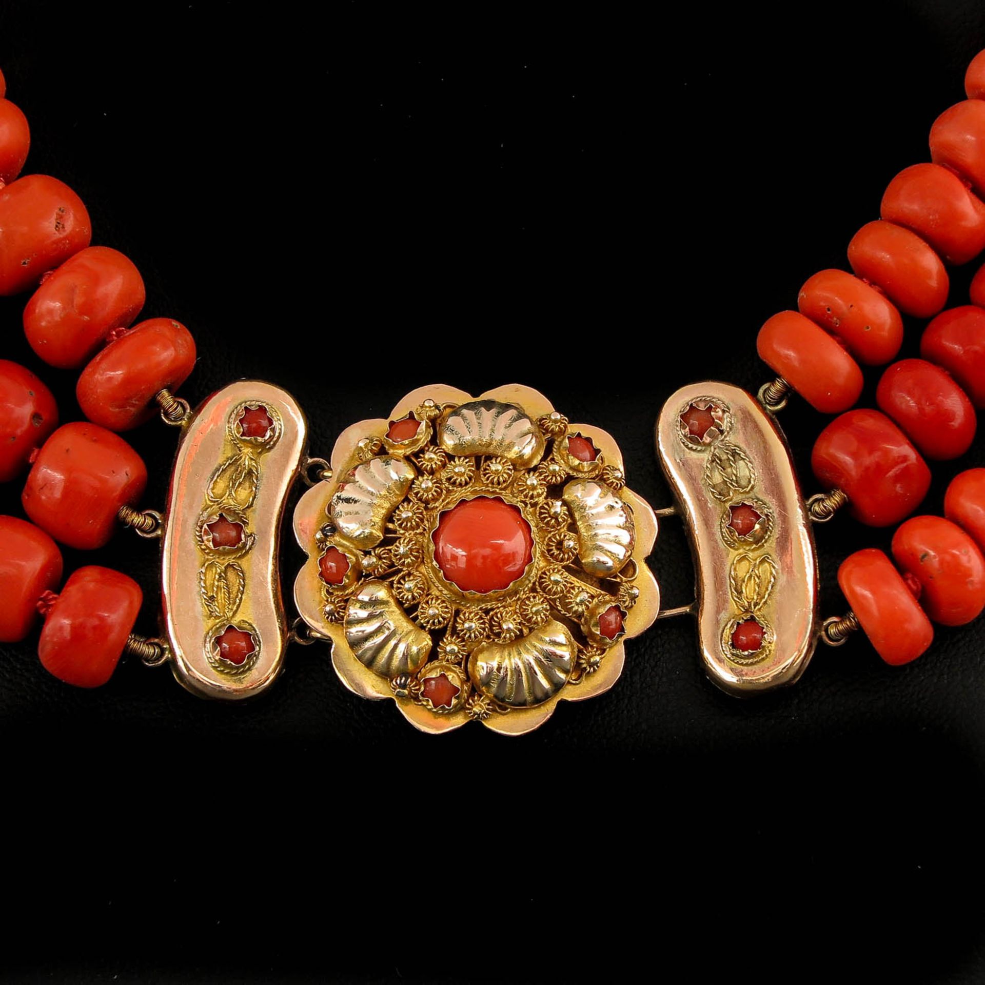 A 3 Strand Red Coral Necklace on 14KG Clasp - Image 2 of 6