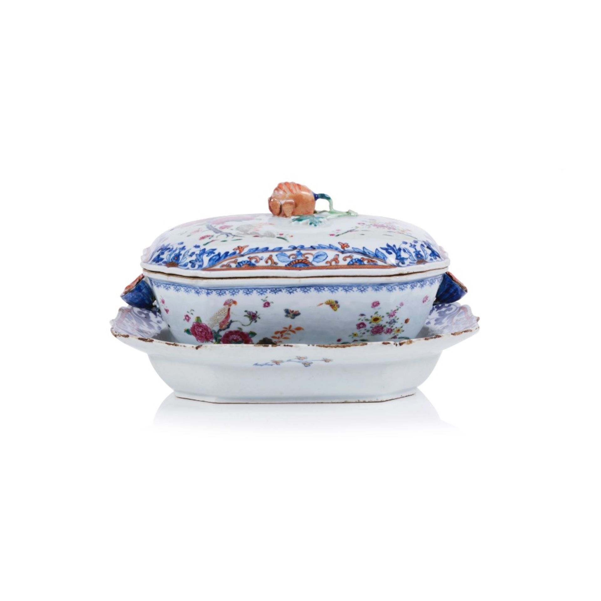 A tureen with cover and deep tray - Bild 2 aus 2