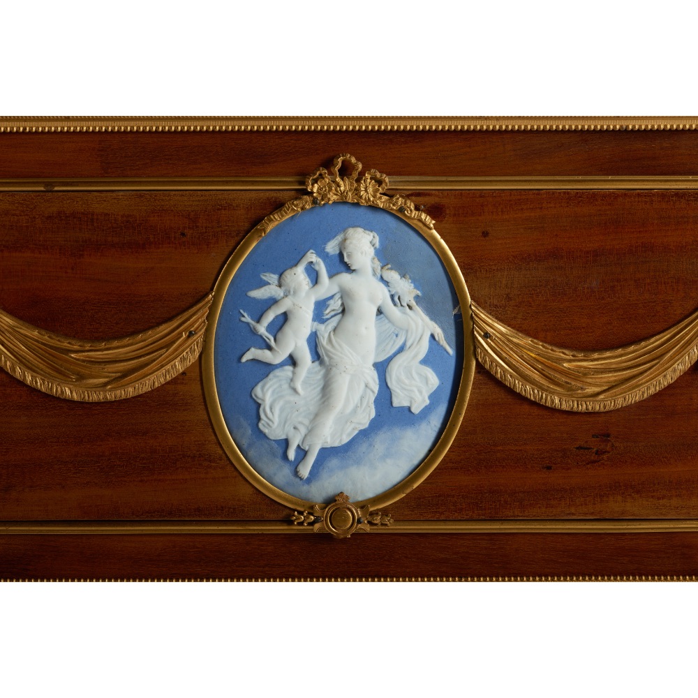 A Louis XV style display cabinet - Image 4 of 5