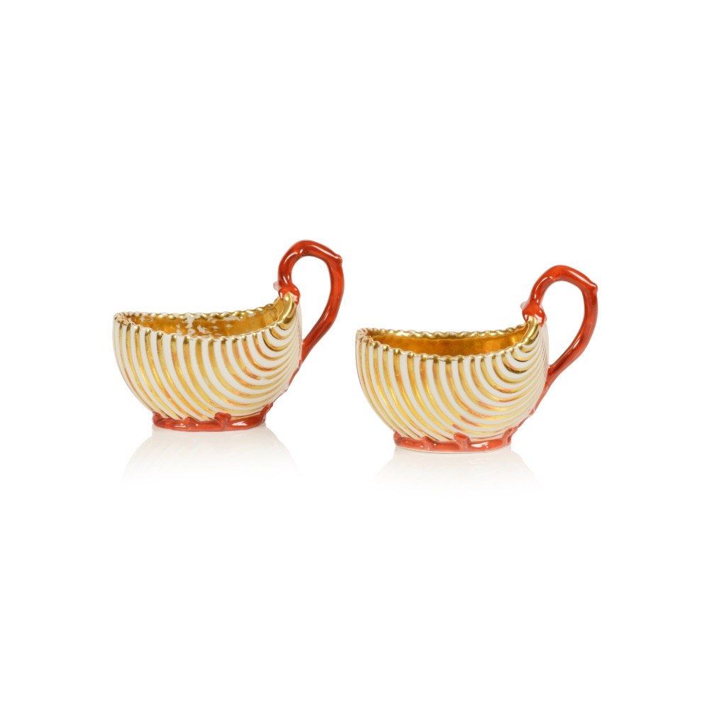 A pair of shell shaped cups - Image 2 of 2