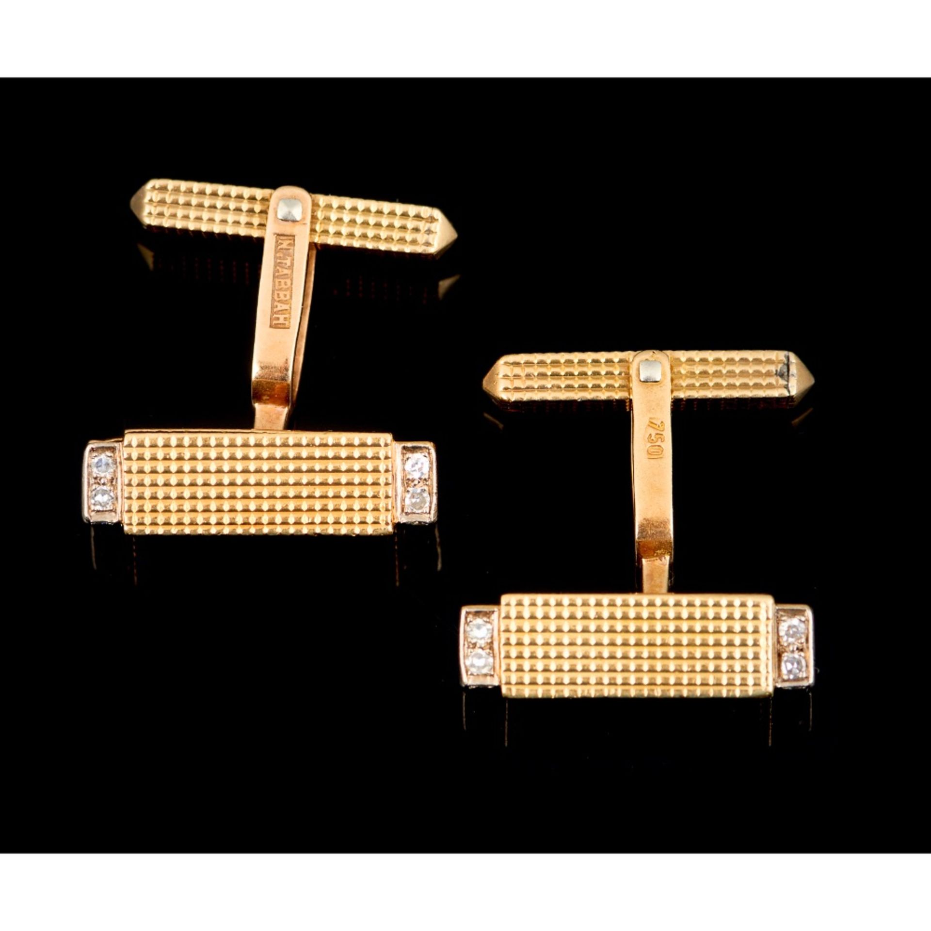 A pair of cufflinks