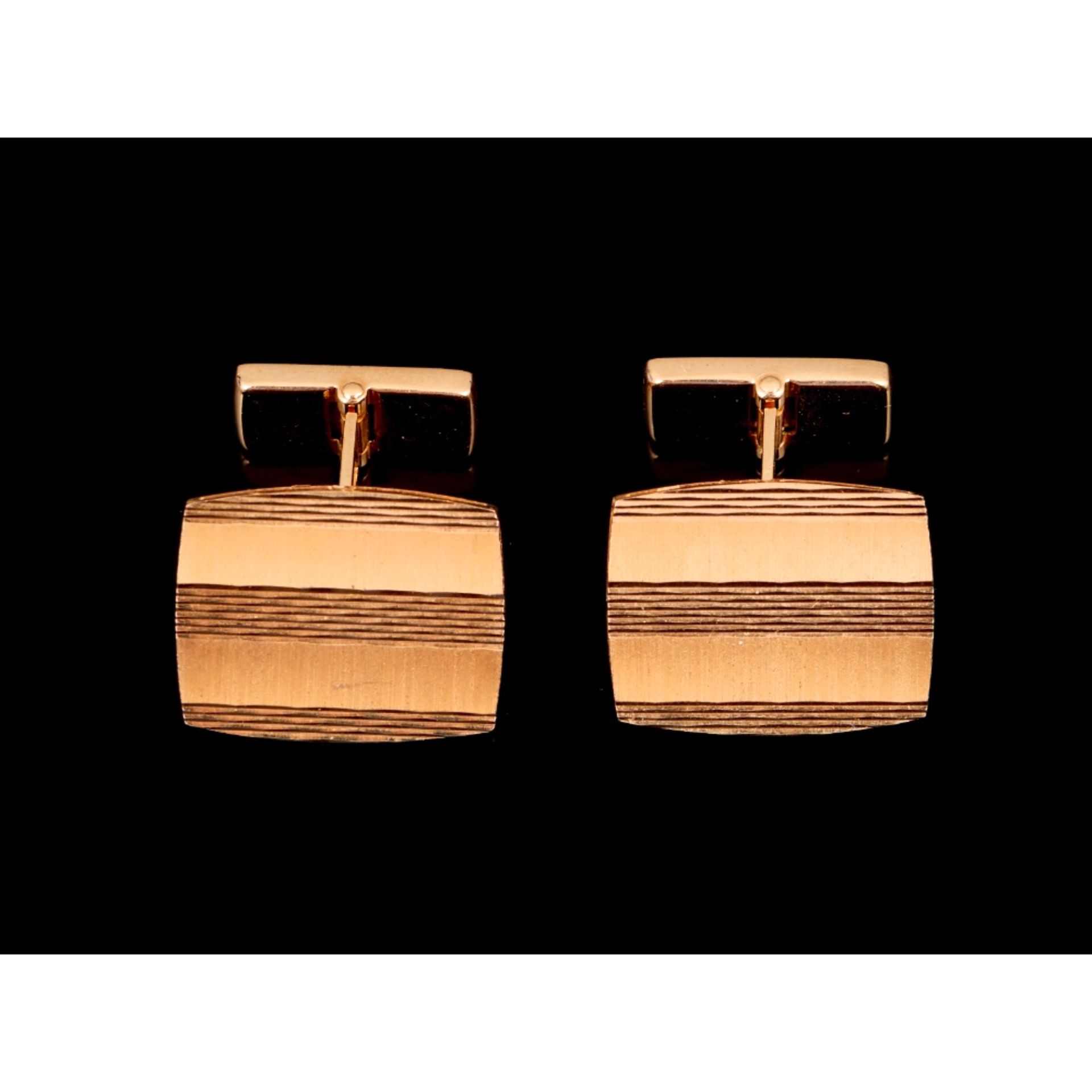 A pair of cufflinks