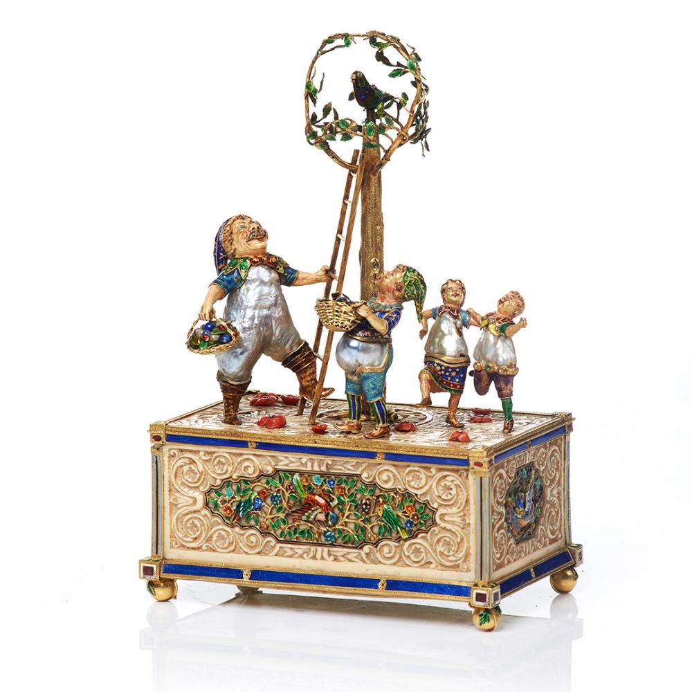 ANTIQUES & WORKS OF ART, SILVER & JEWELLERY - Auction 130
