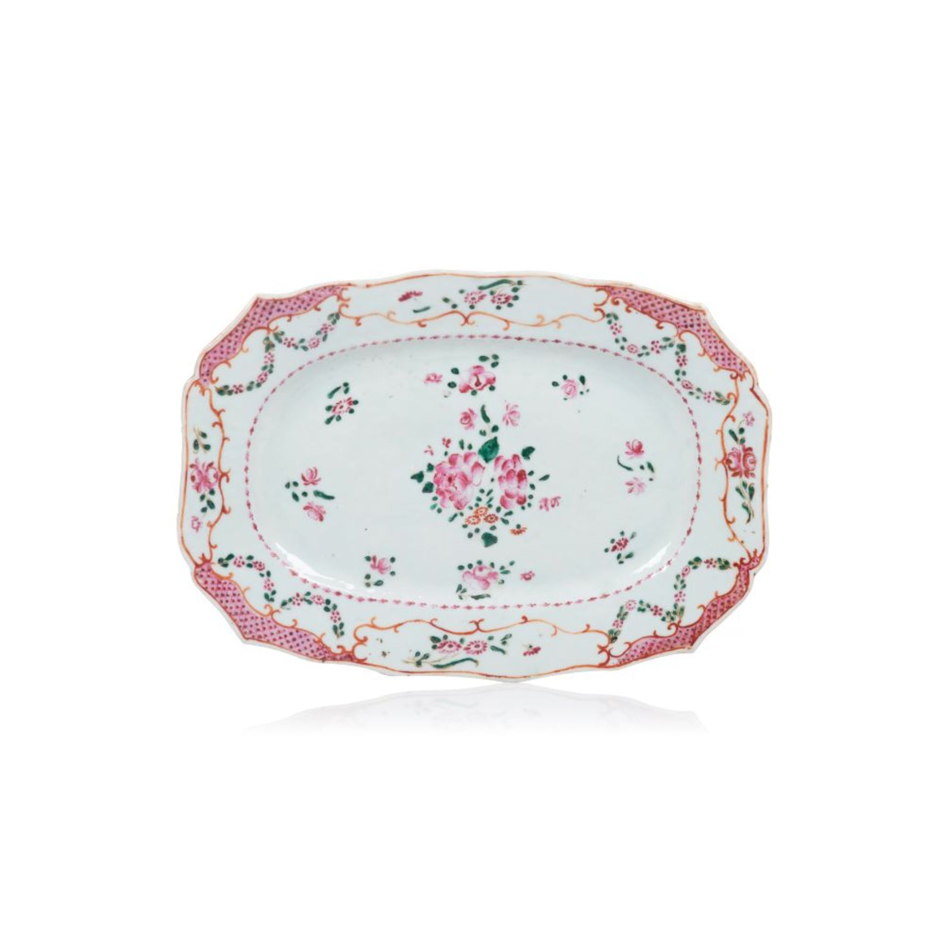 An octagonal serving platter, Chinese export porcelain, Polychrome floral "Famille Rose" enamelled
