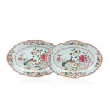 A pair of scalloped serving platters, Chinese export porcelain, Polychrome "Famille Rose" enamelled,